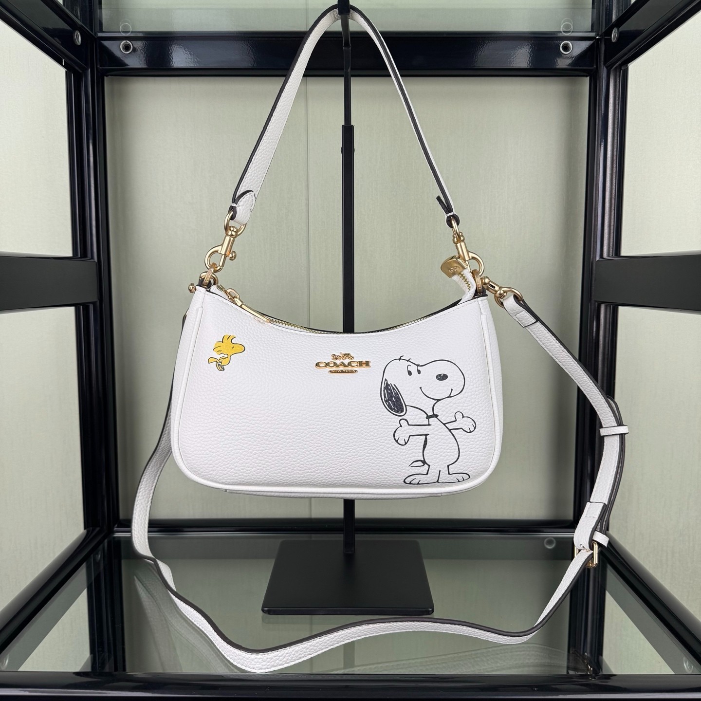 COACH CBJ76 Teri Shoulder Bag Leather PEANUTS Collaboration Snoopy Chalk Multi
