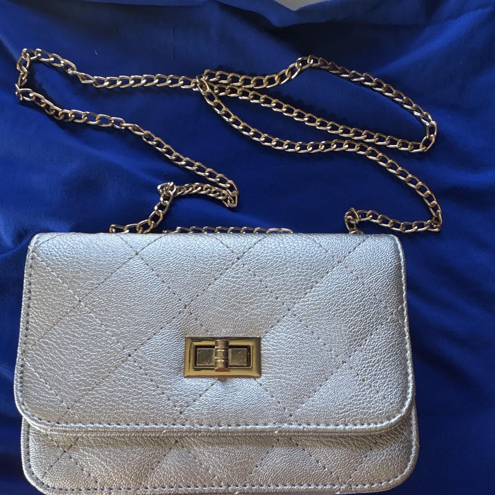 Silver Quilted Crossbody Bag Gold Tone Chain Strap Turn-Lock Lined Inner Pockets
