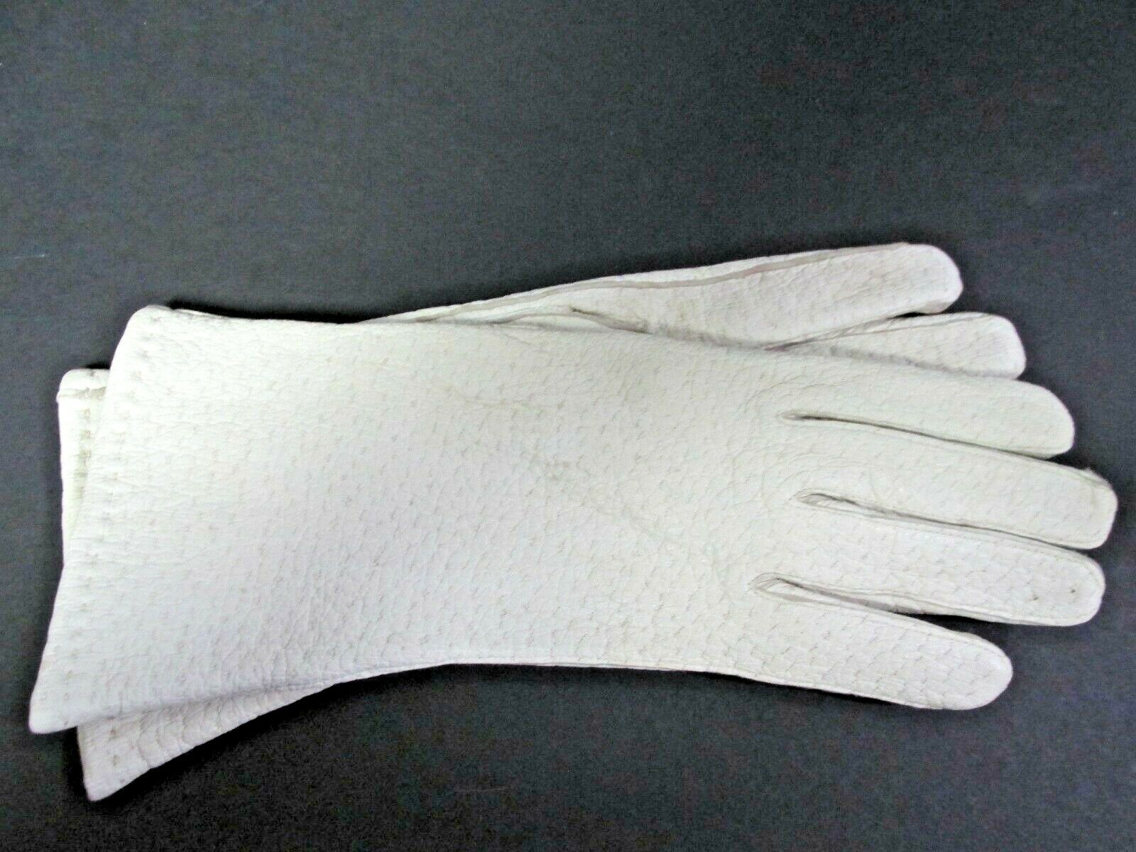 Fownes Off White Leather Gloves Pebbled Lined Size 7 Made in Philippines 10.25″