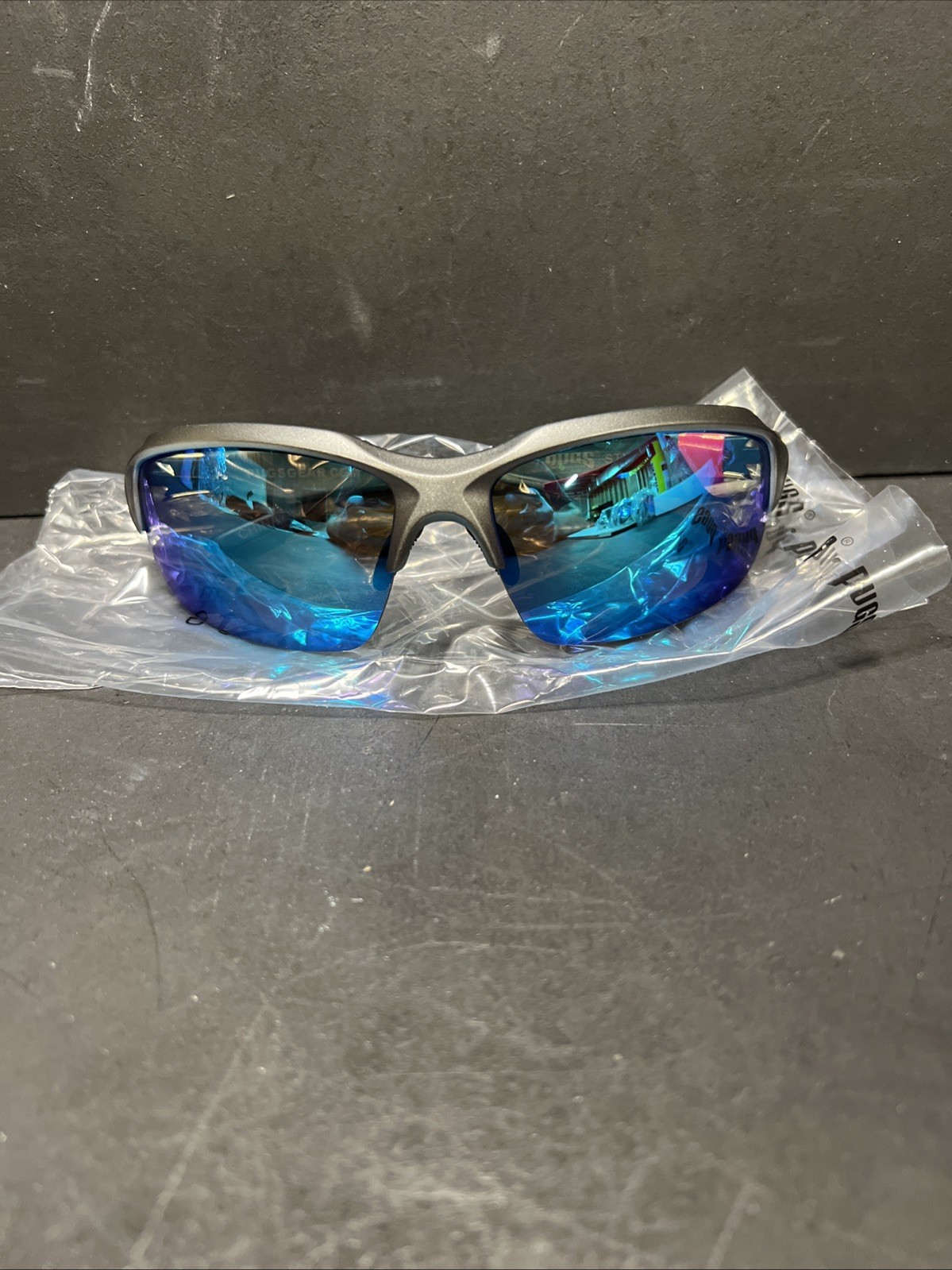 Pugs A2 Active Sport Sunglasses with a Grey Frame & Mirror Blue Lenses New