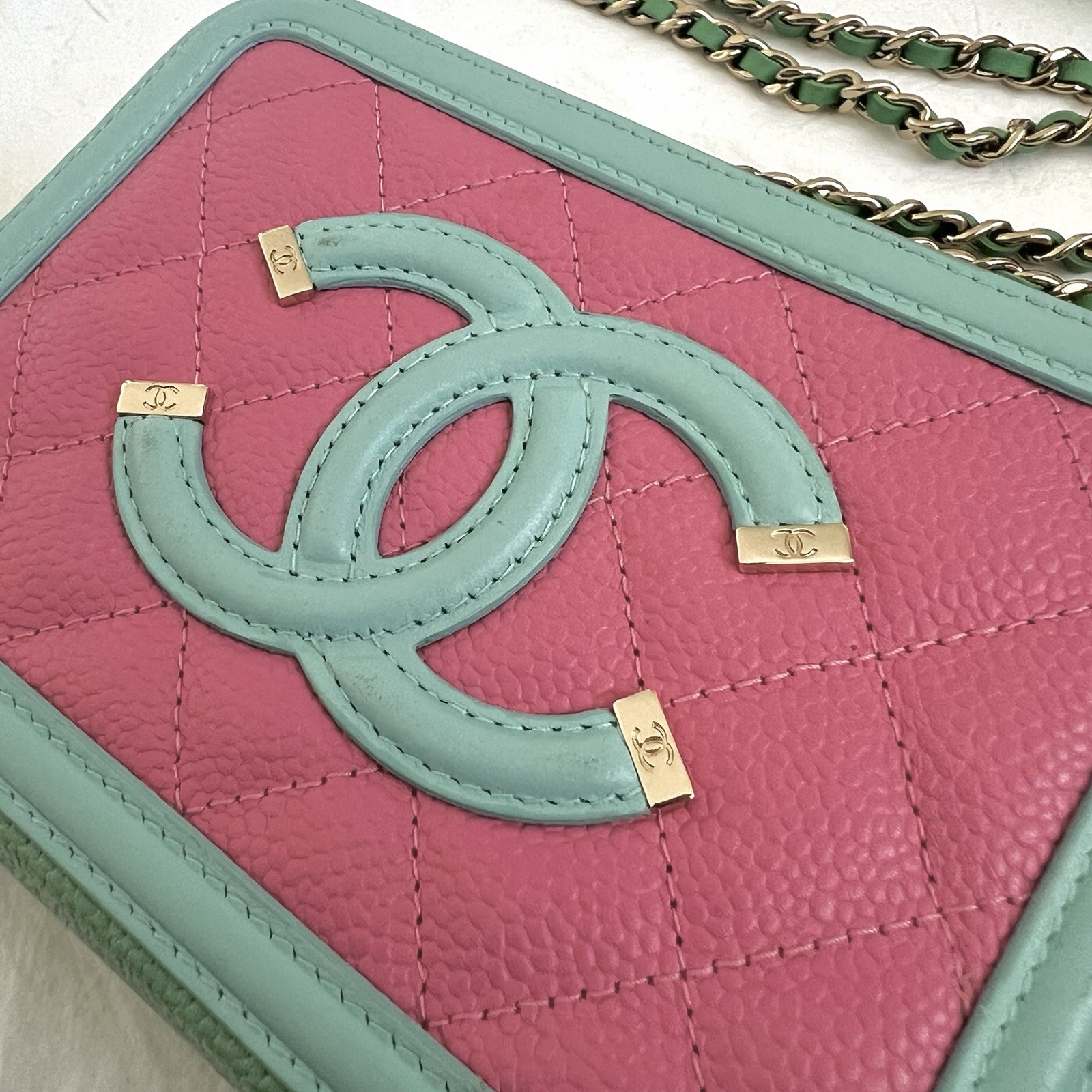 CHANEL Quilted Leather Crossbody Bag Pink with Gold Chain and CC Logo