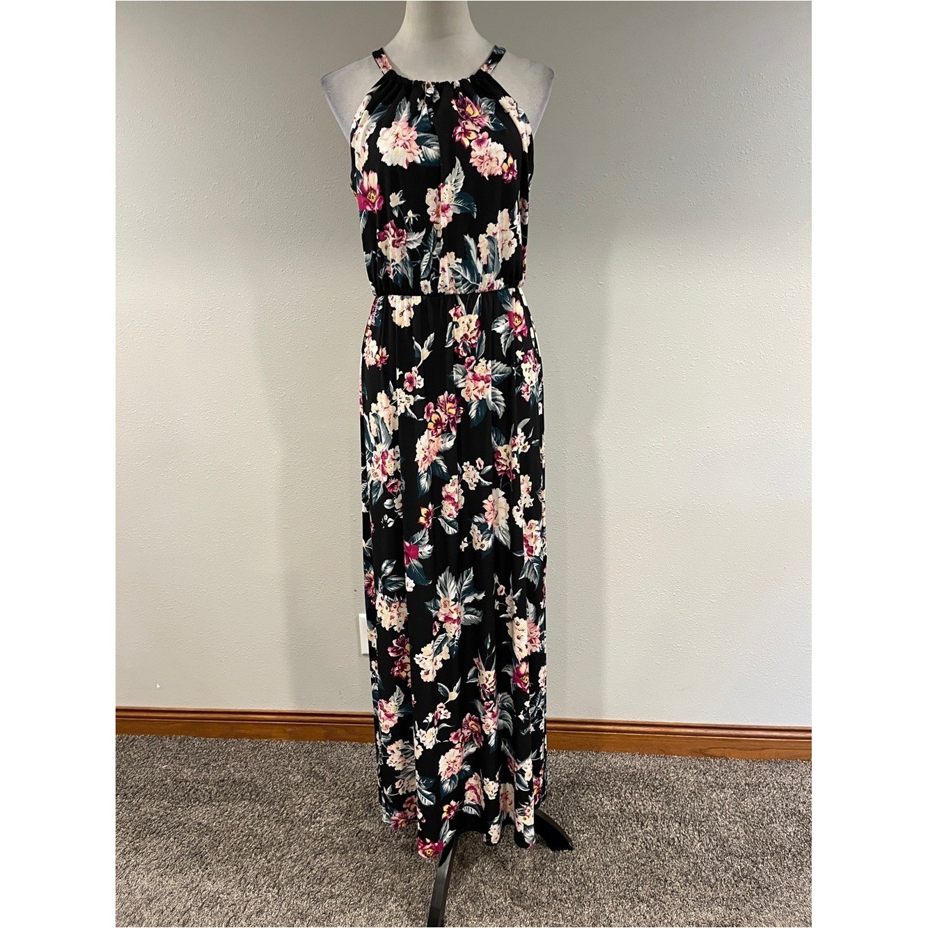 Sleeveless Floral Halter Maxi Dress in Black and Pink