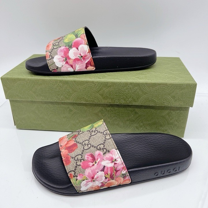 Gucci GG Bloom Supreme Floral Slides Sandals Womens EU 37 US 7- Authentic
