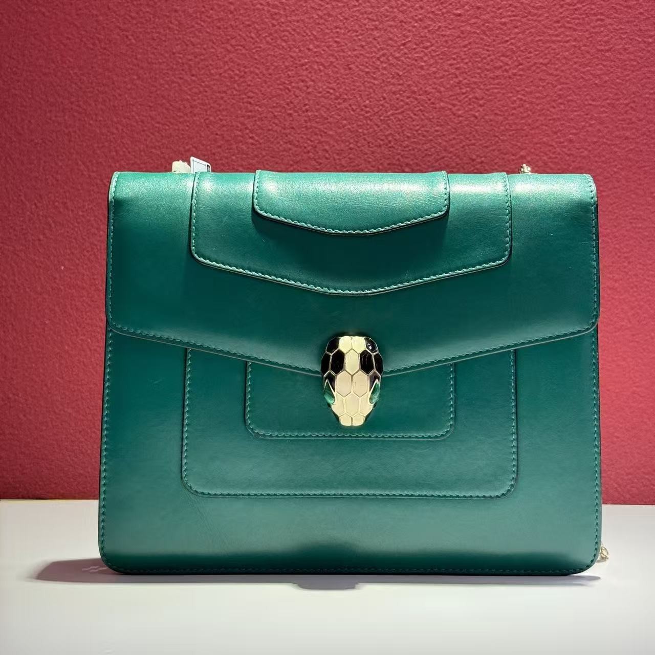 Bvlgari Serpenti Forever Medium Emerald Green Calfskin Shoulder / Crossbody Bag