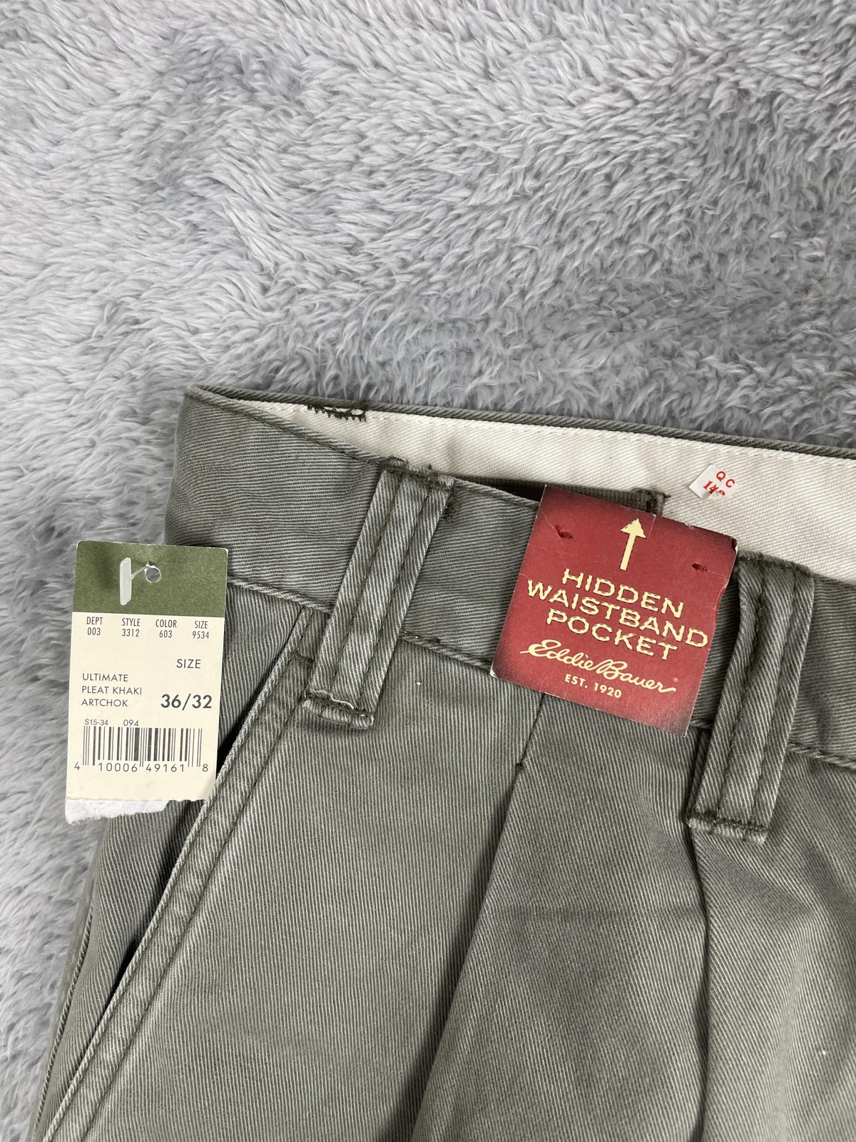 Eddie Bauer Pants Mens 36×32* Artichoke Green Relaxed Fit Pleated Khaki Chino