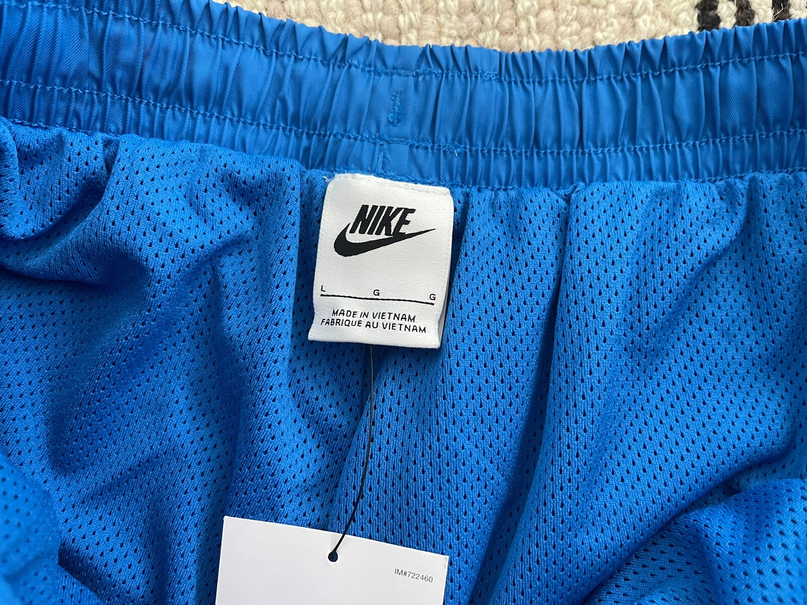 Nike Men’s Blue Standard Fit Mid Thigh Length Shorts Size Large NWT