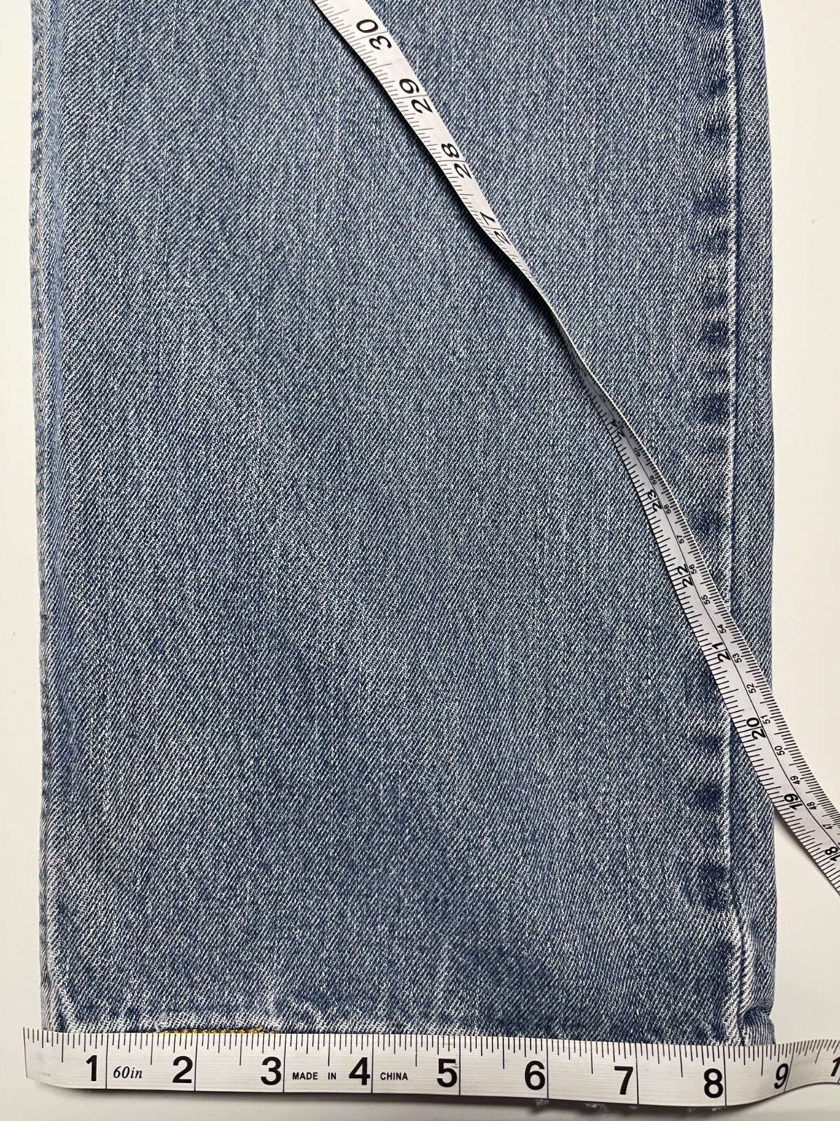 39×30 Vintage Levi’s 505 straight leg denim jeans light wash