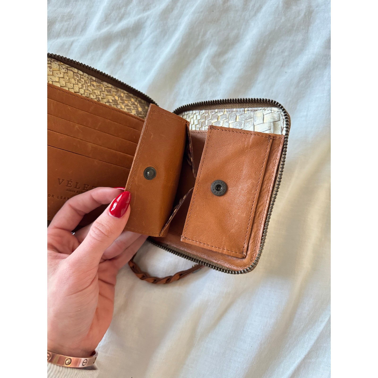 Velez Artisan Leather Columbian Women’s Wallet / Billetera Gold Zip