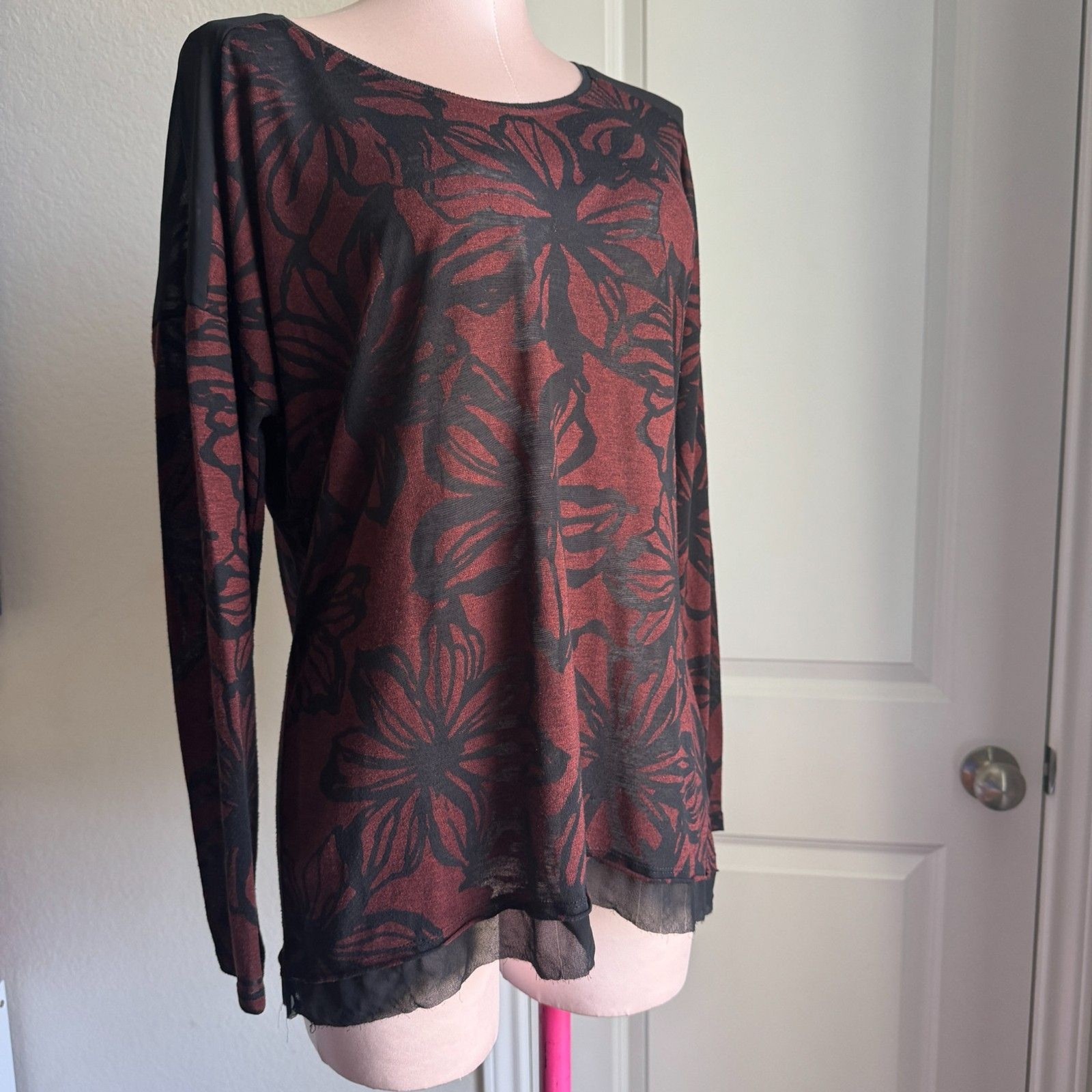 Women’s Vera Wang blouse – M