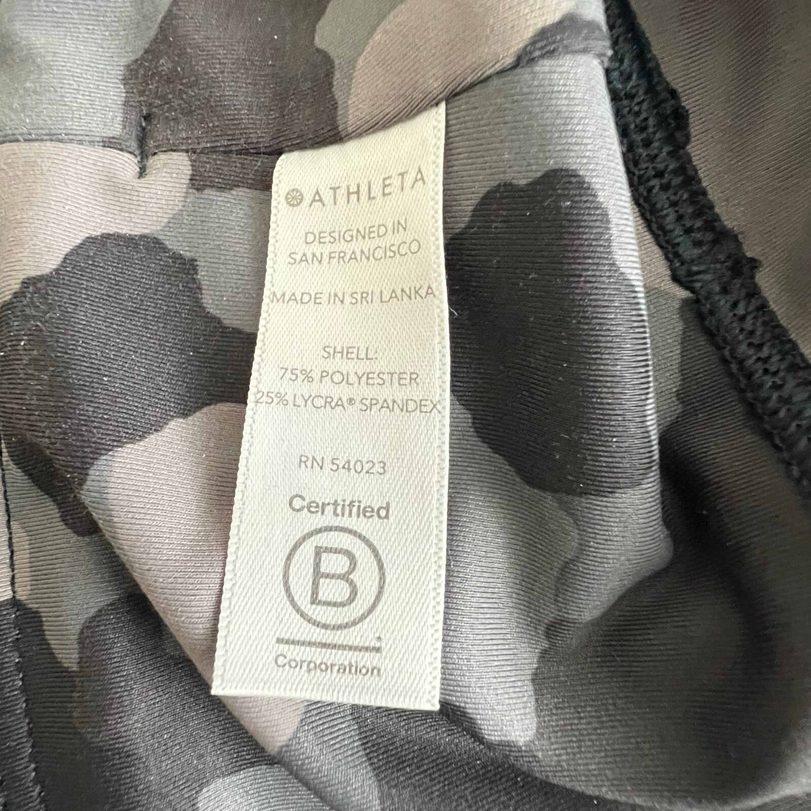 Athleta Womens S Lightning Camo 7/8 Tight Leggings Grey High Rise Pockets
