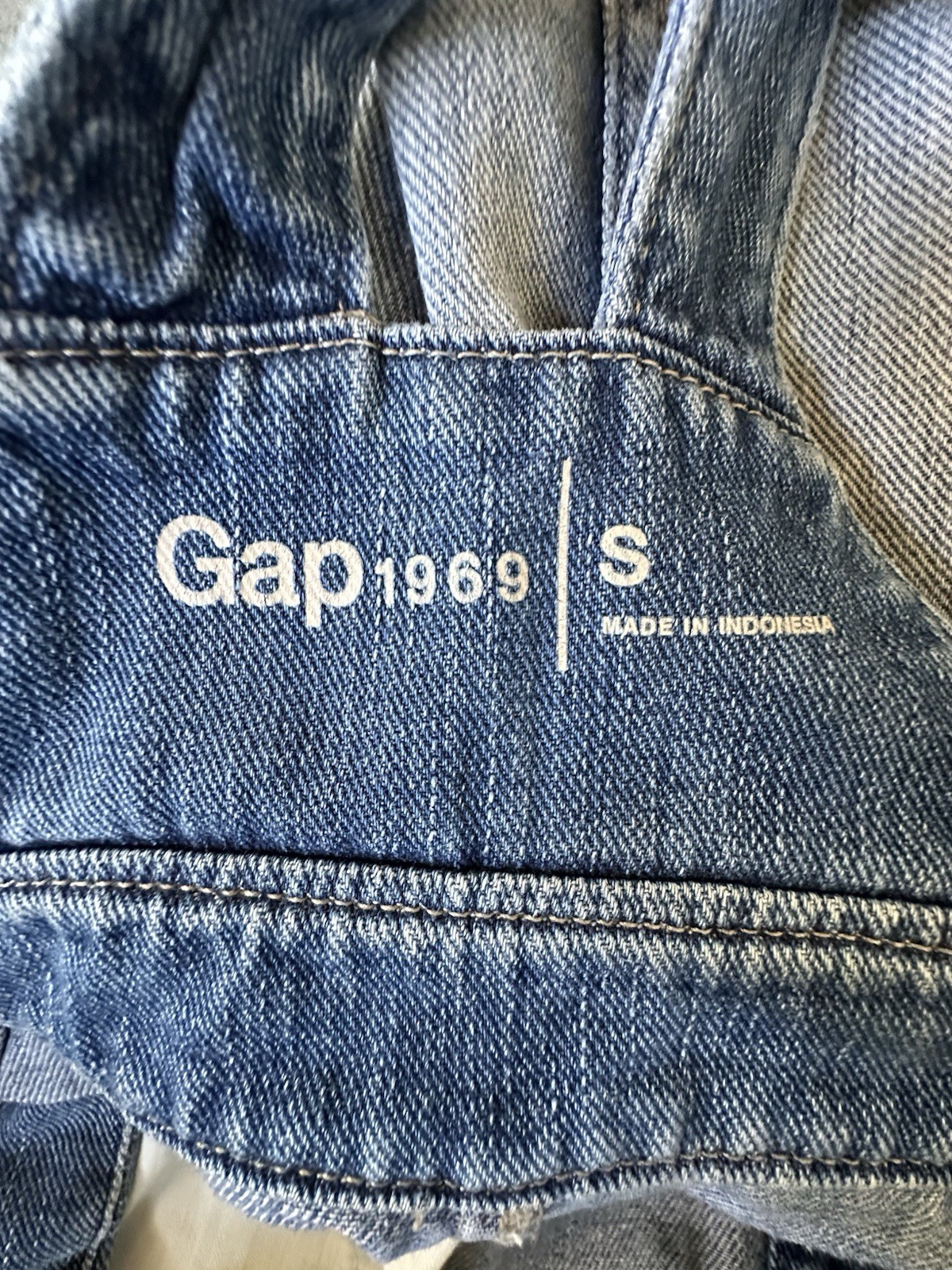 2015 GAP Overalls Cut Off Shorts Raw Hem Blue Denim Size Small