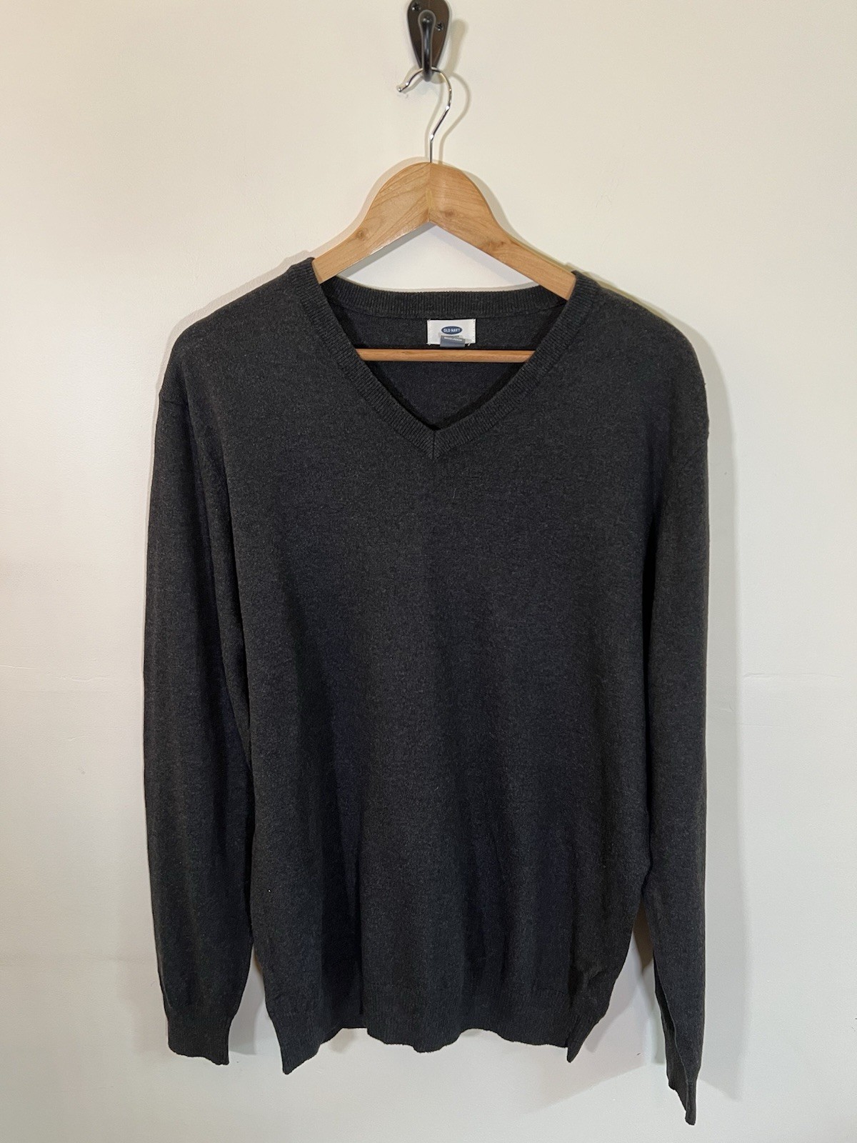 Old Navy Mens Large Charcoal Gray V Neck Pullover Sweater Long Sleeve Classic