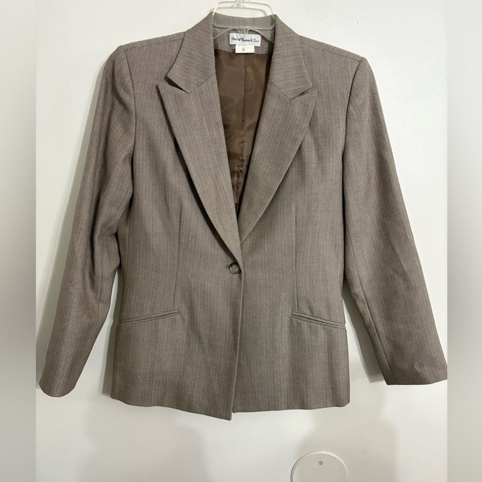 Harvé Benard Sport 100% Wool Beige Herringbone 2-Piece Pant Suit SIZE 12