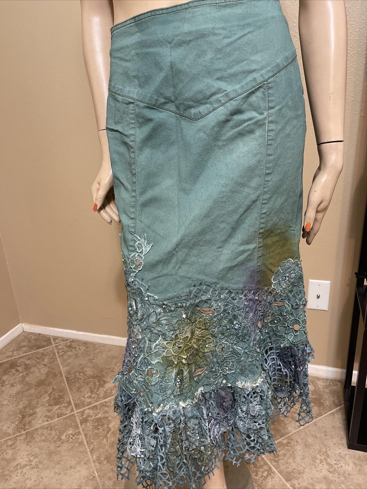 Women’s Aquamarine Cotton Casual Beaded Lace Ruffle Zip Size M(6-8) Skirt SK 708