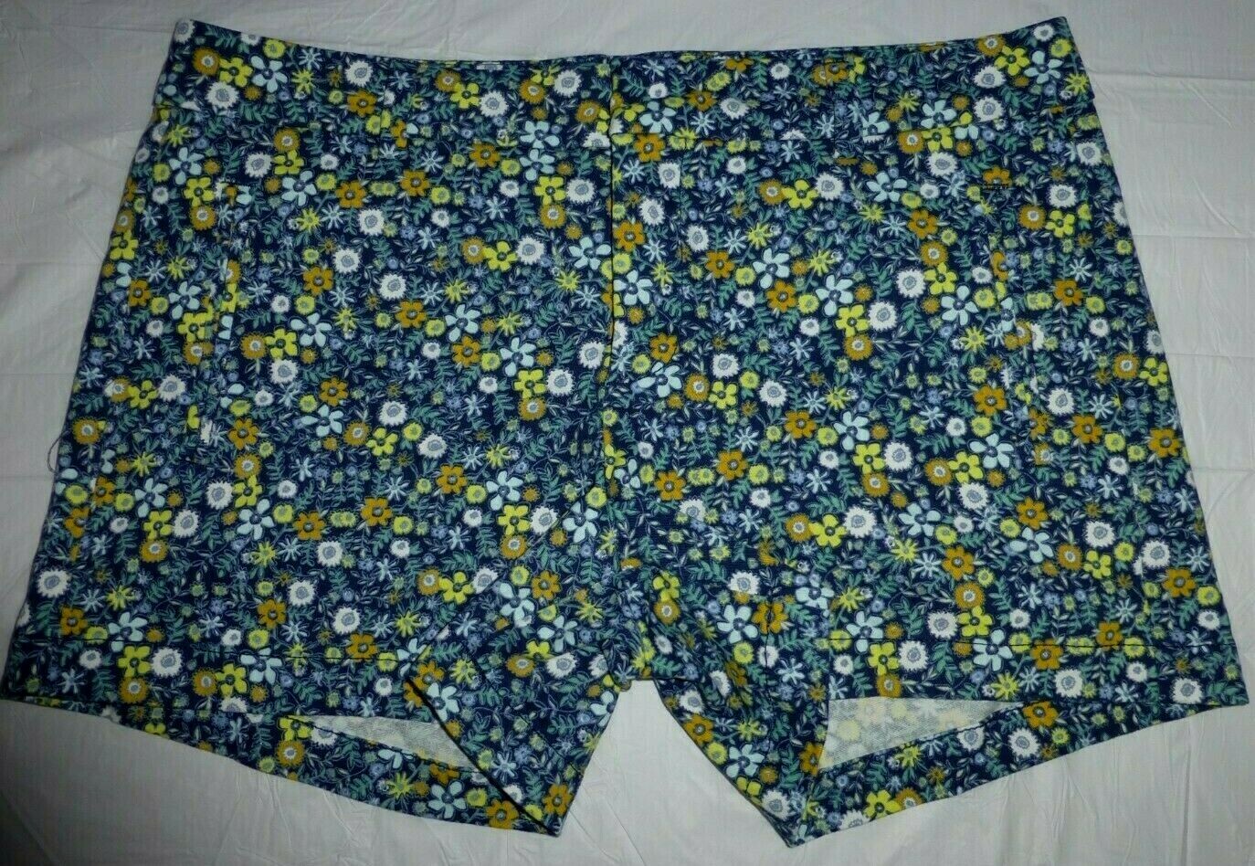 a.n.a Blue Floral Twill Shorts 6 NWOT