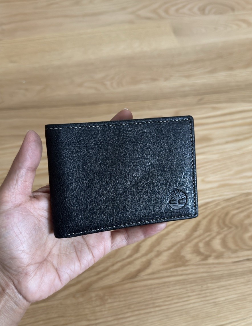 Timberland Black Bifold Men’s Wallet with Logo Accent, Credit Card Slots