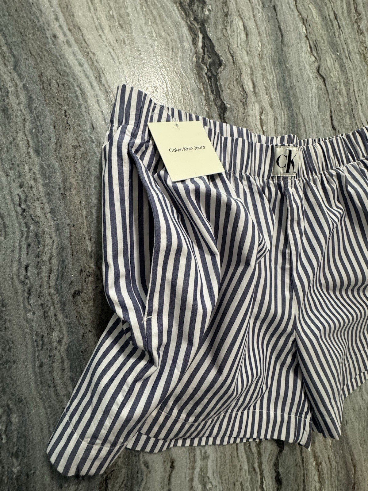 Calvin Klein Jeans Women’s Striped Pull-On Chino Shorts L Elastic Waist Pockets