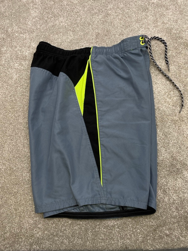 Nike Mens Volley Core Swim Shorts NESS7421-483 Large Graphite Green 4923