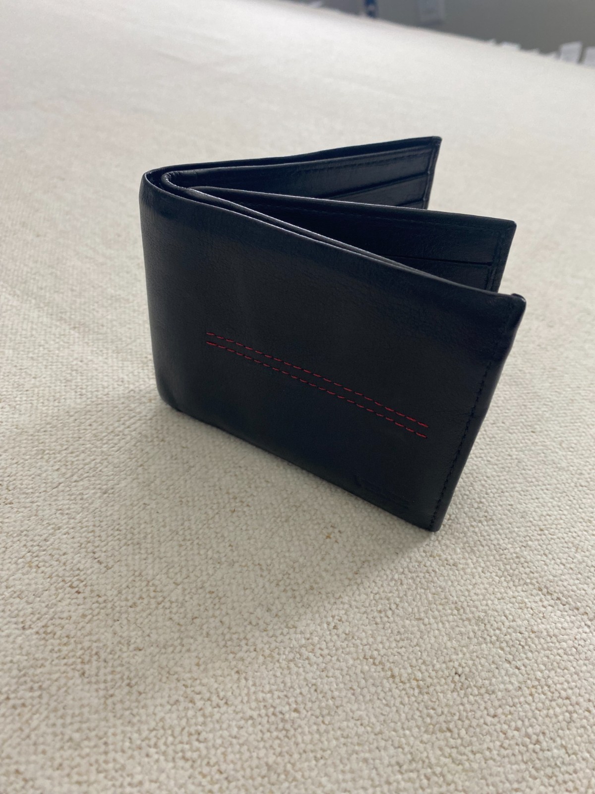 VELEZ Bifold Leather Wallet Mens Size 4.5×3.5″ Black Red Classic 8 Card Slots