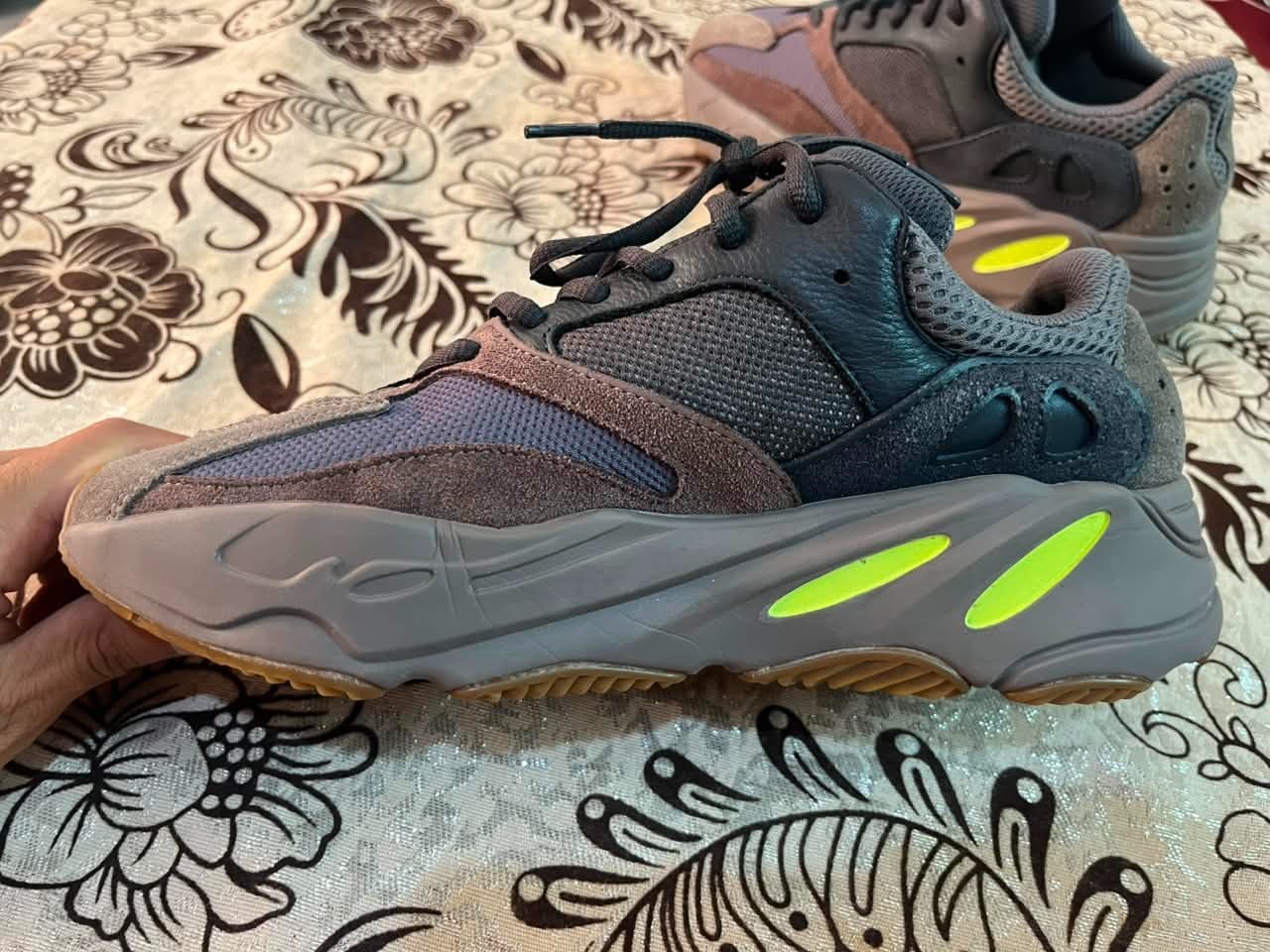 Adidas Yeezy Boost 700 V1 ‘Mauve’ EE9614 OG 2018 Pre-Owned Men’s US 9.5 NO BOX