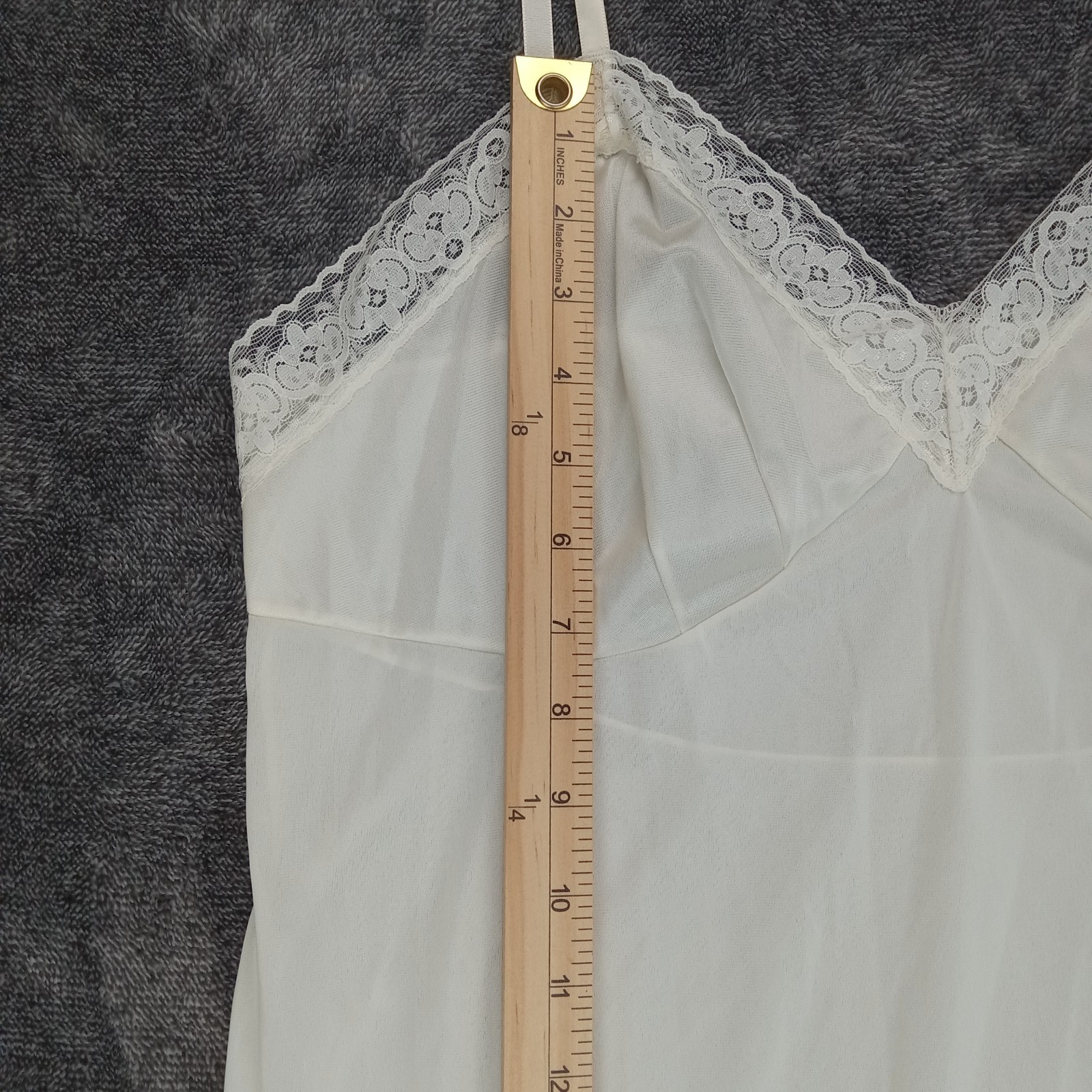 Vanity Fair Rosette Lace Full Slip Ivory Dress Womens 38 C Glow 10103 New 26″
