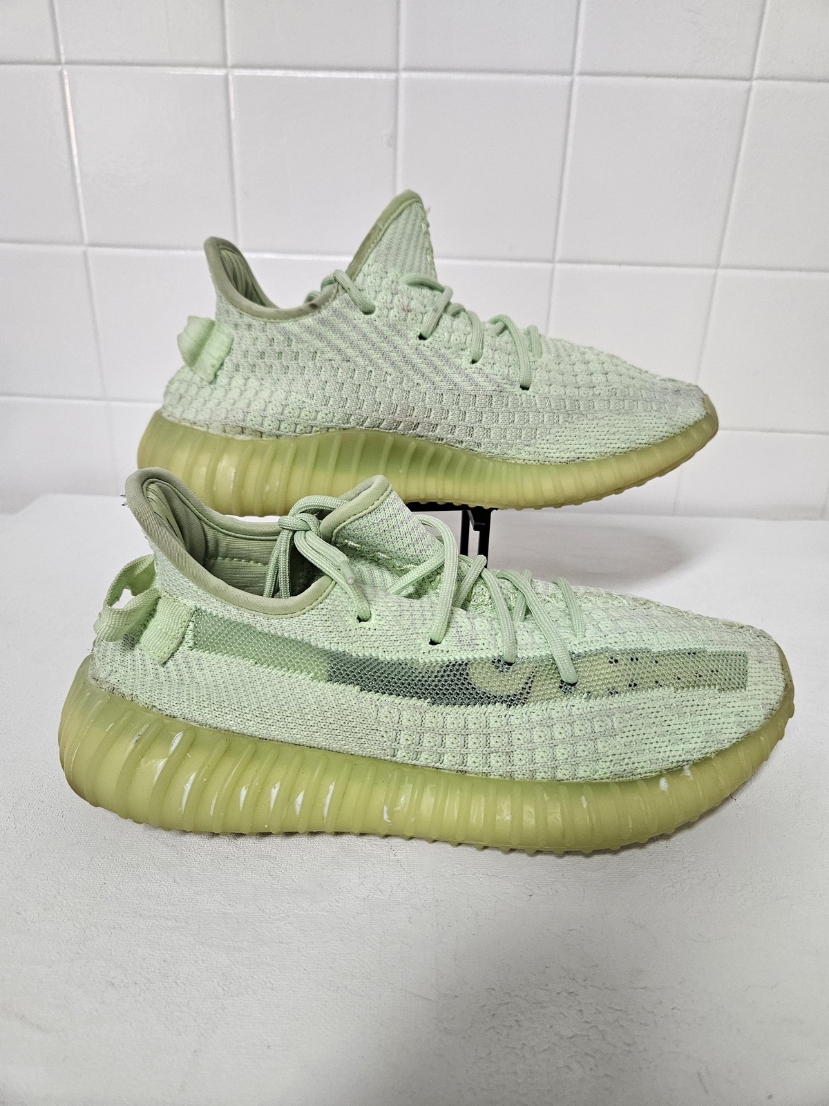 Adidas Yeezy Boost 350 V2 Shoes Mens Size 7 Glow Green Sneakers B37572
