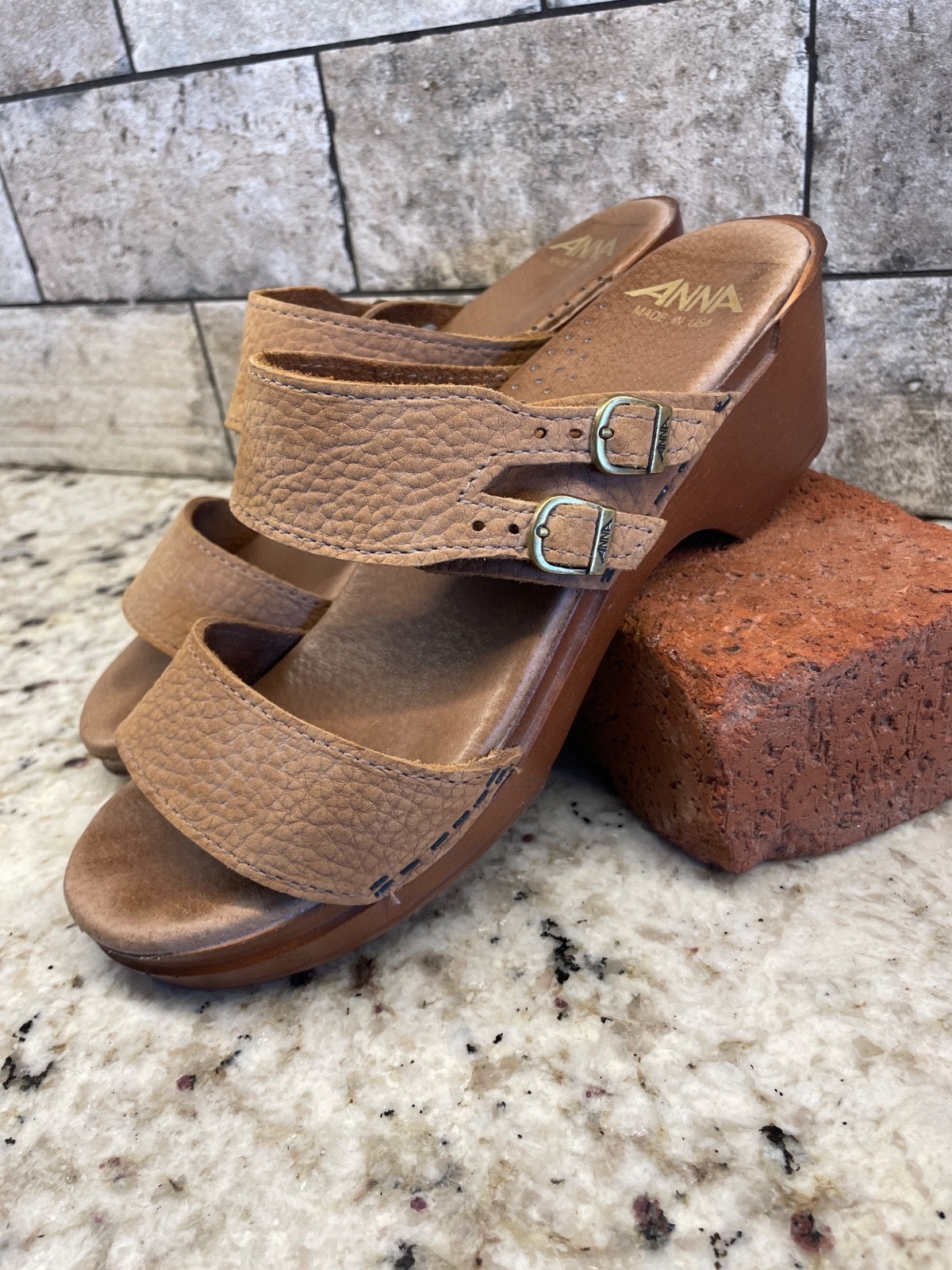 ANNA Made In USA Clogs Sandals 2.25″ Pebbled Tan Brown Leather 2 Strap EUC ~ 11
