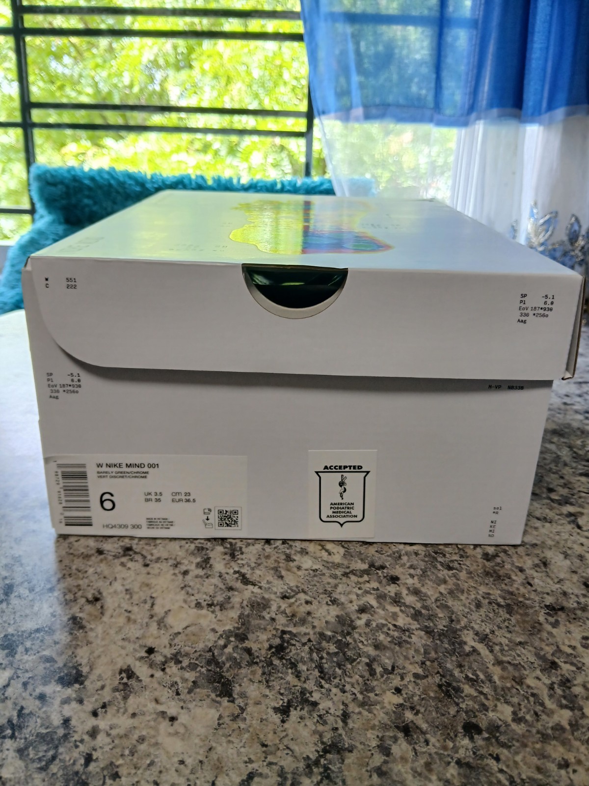Nike Mind 001 Barely Green