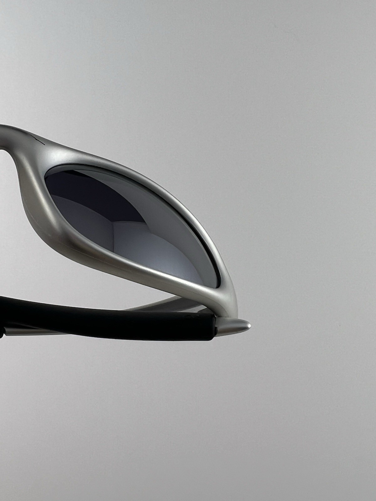 Oakley Minute 1.0 FMj 5.56 Frame Black Iridium Lens 04-086 Gunmetal Icons XX