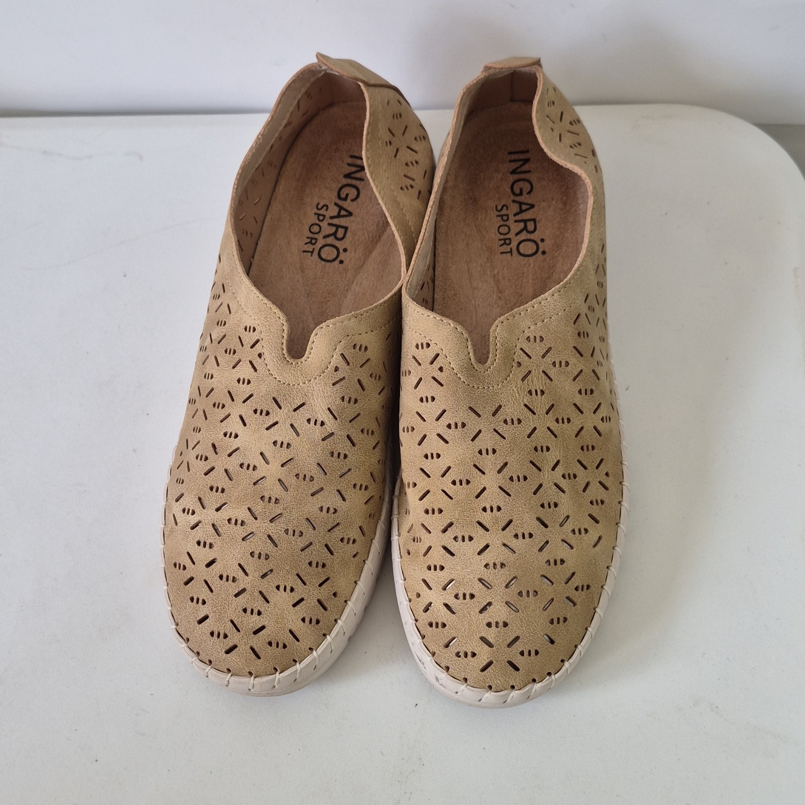 INGARÖ Sport Men’s Beige Perforated Lightweight Slip-On Casual Shoes US 7.5