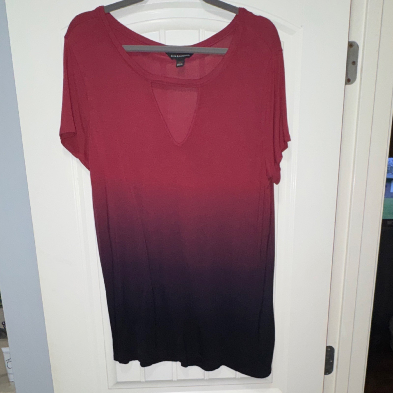 Rock & Republic Women’s Red/Black Ombre Round Neck Short Sleeve Rayon Top, XL