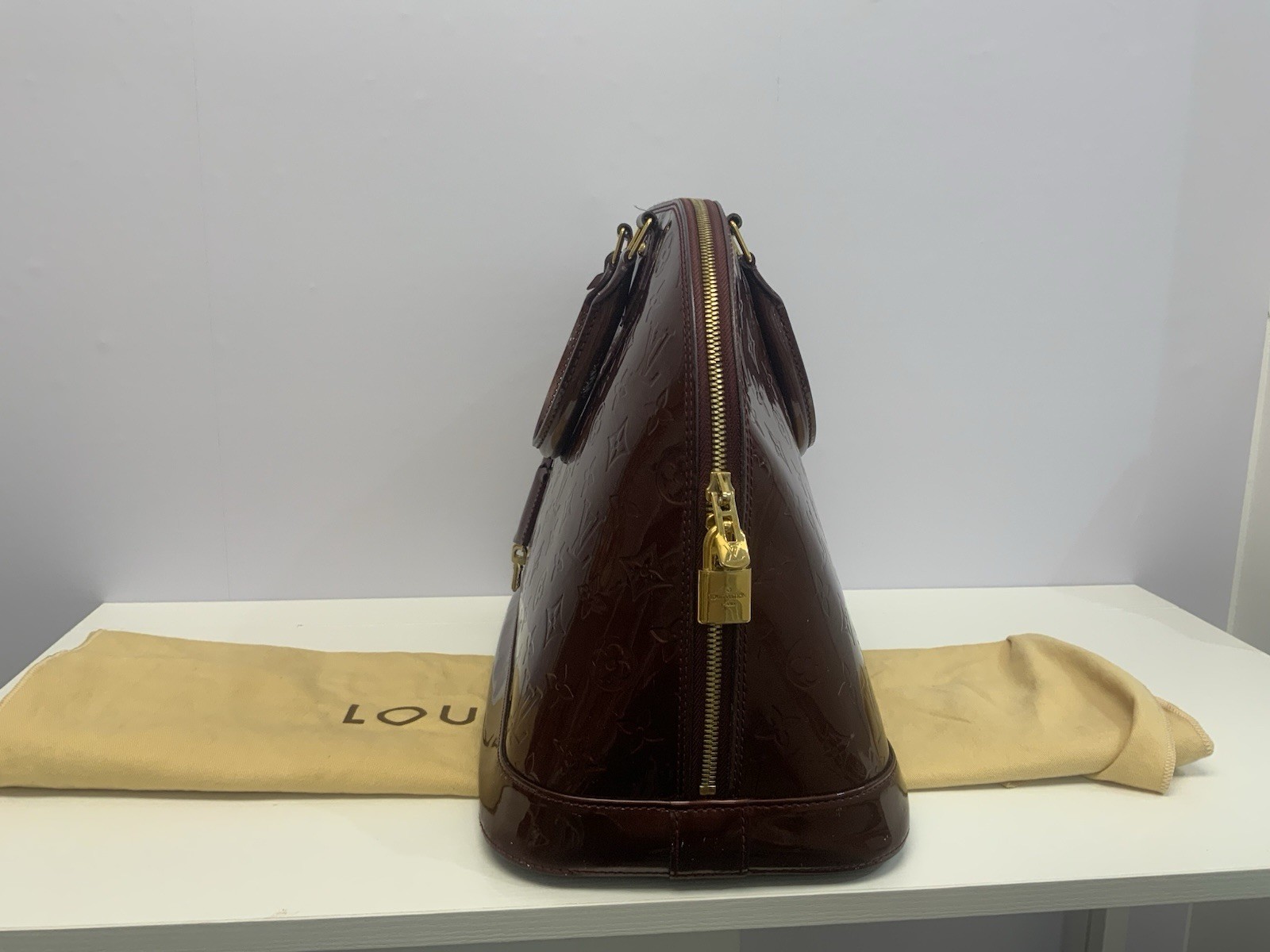 LOUIS VUITTON Alma GM Monogram Vernis Amarante (Burgandy) Bag