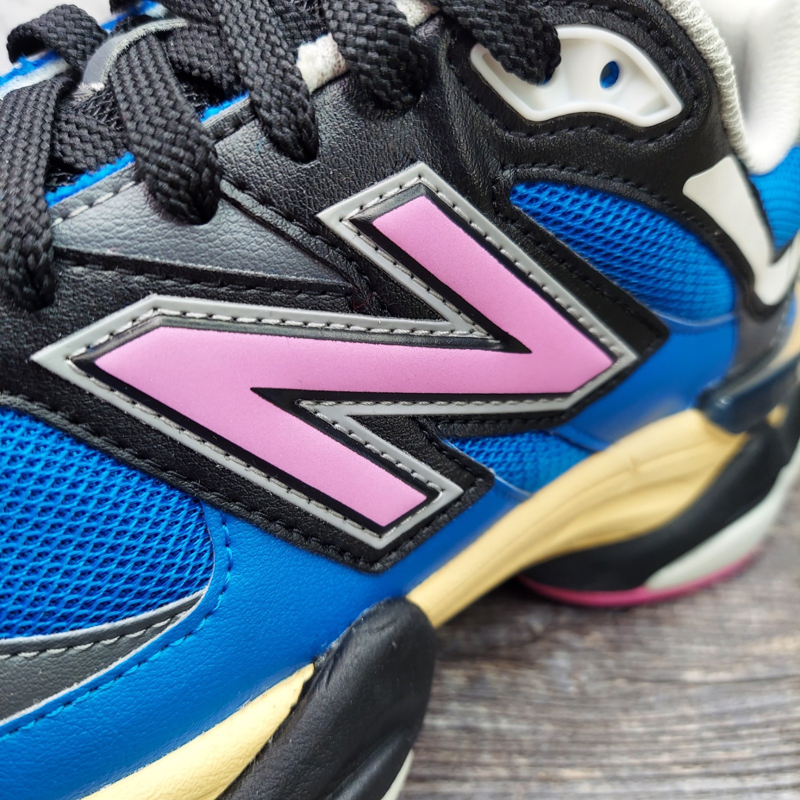 New Balance 9060 Blue Oasis Real Pink Black Shoes U9060BPO Men Size 11.5 Sneaker