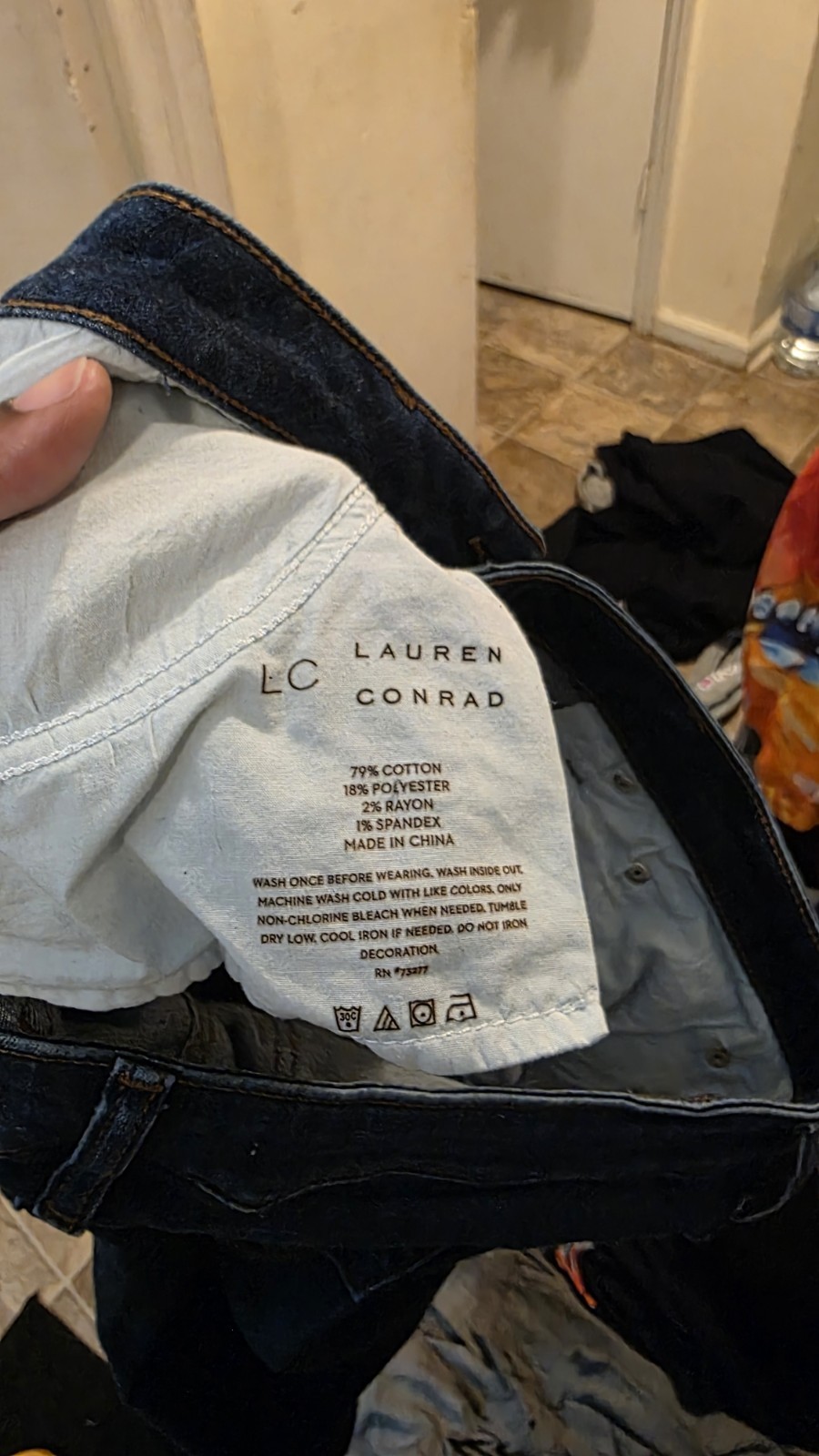 LC Lauren Conrad Women’s Size 16/18 Dark Wash Distressed Skinny Stretch Jeans