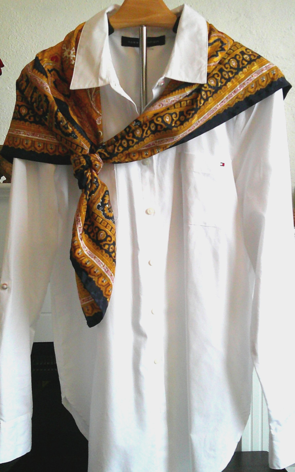 Oriental Design Scarf 35×35 Jacquard Polyester Hand Rolled Hemmed