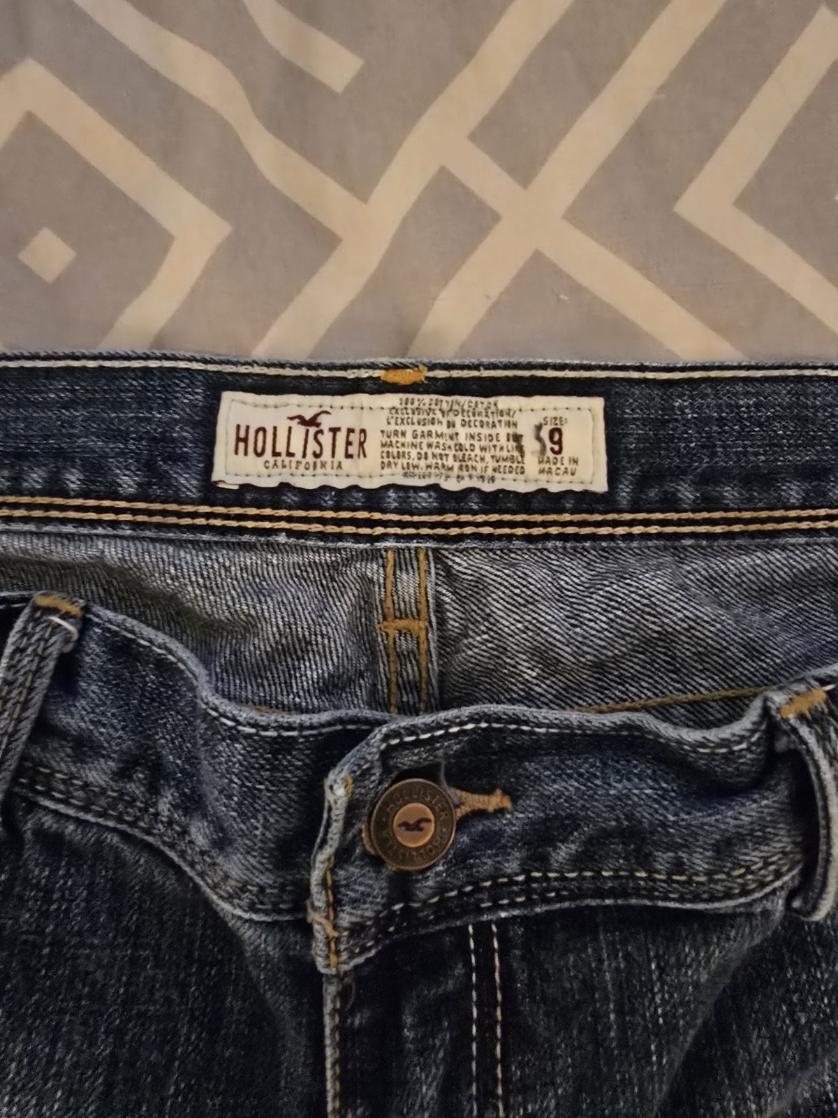 Hollister California Women’s Size 9 Distressed Flare Jeans Y2K Low Rise Bootcut
