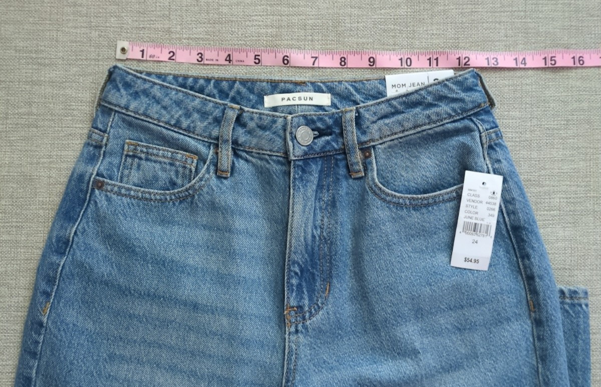 Pacsun Mom Jeans Light Wash Size 24 High Rise (24×28) NWT