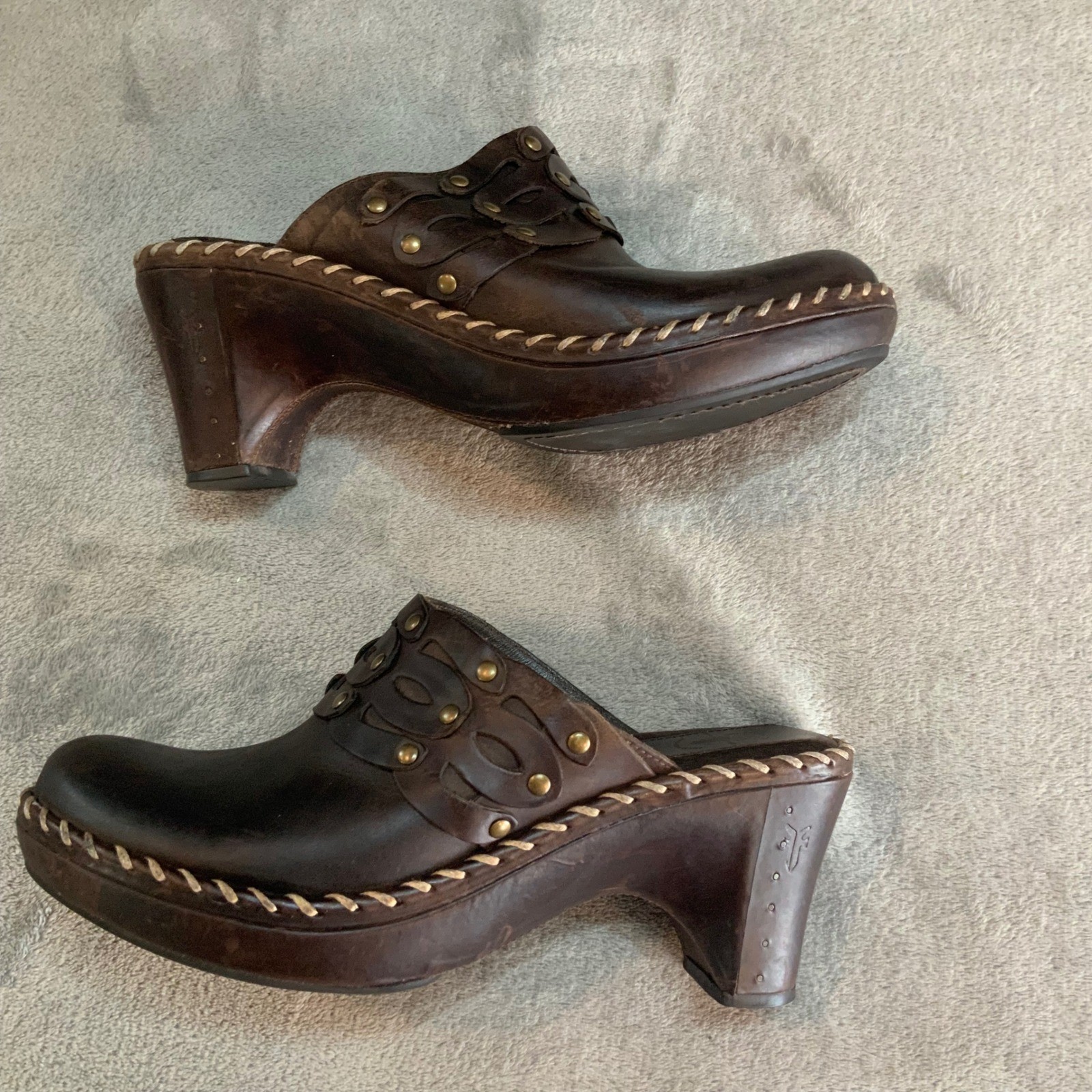 Frye Women Leather Stud Whipstitch Clog Mules Dk Brown Block Heel Round Toe 8.5
