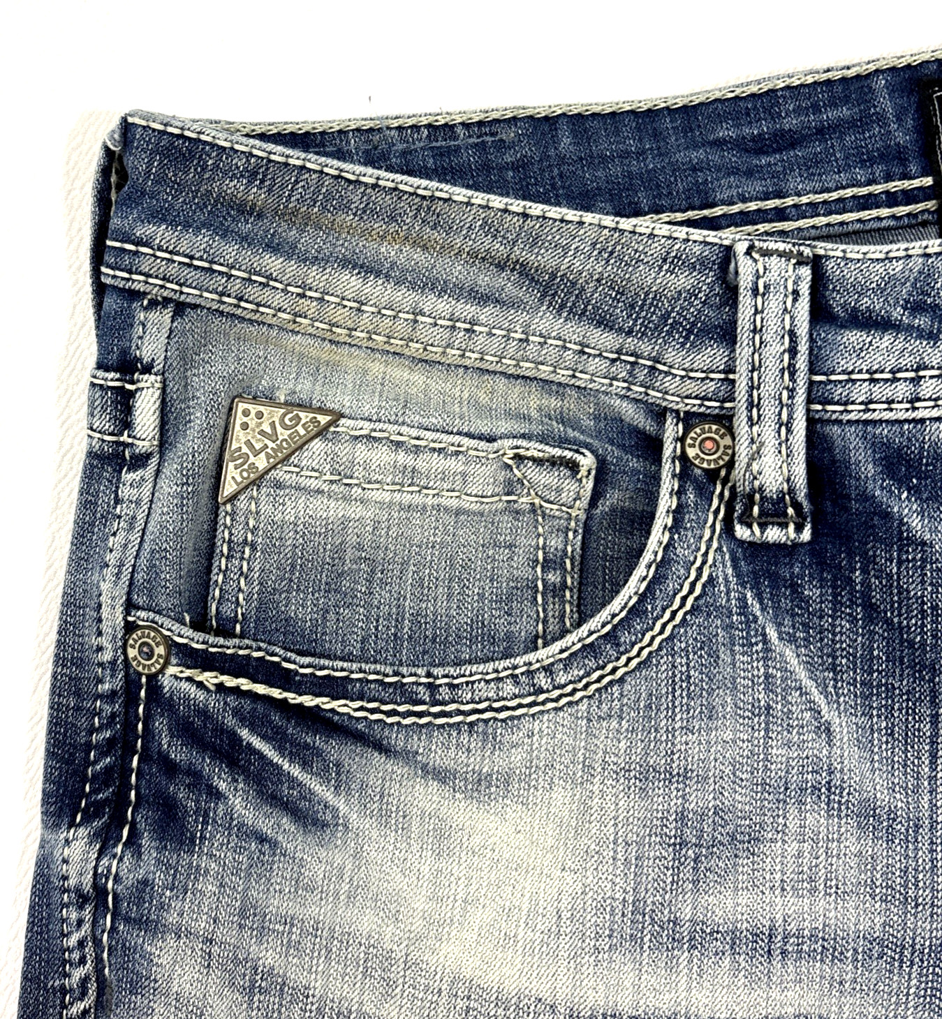Salvage Buckle Mayhem Jeans Mens 33R Straight Fit Light Wash Whiskered Denim EUC