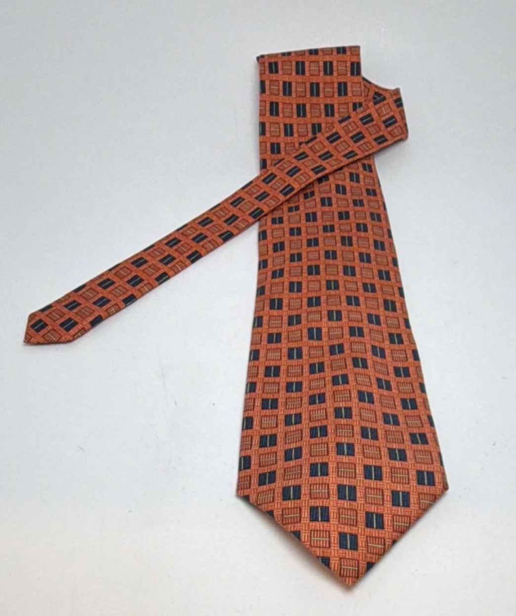 Nautica Men’s Orange Navy Silk Geometric Tie Classic Size 57-60″ x 3.5″ 050