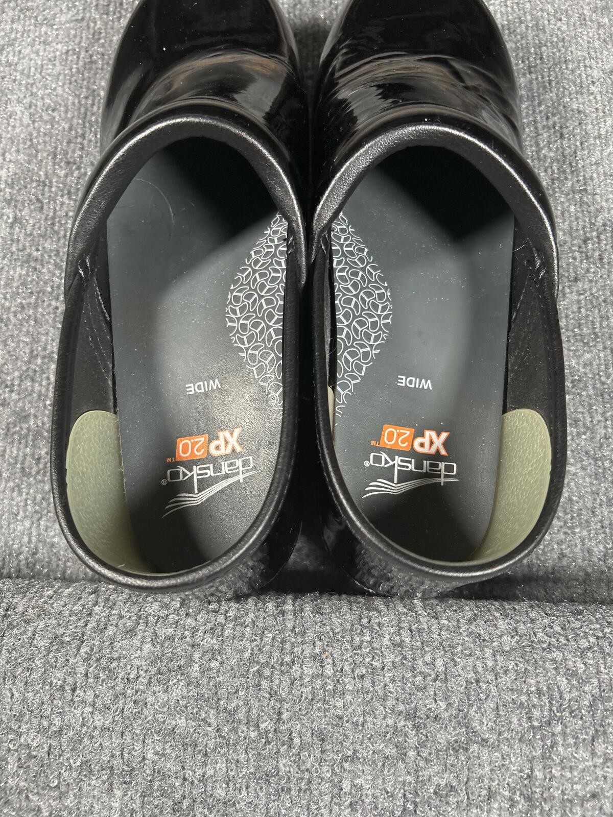 Dansko XP 2.0 Black Patent Leather Clogs Wide EU 42