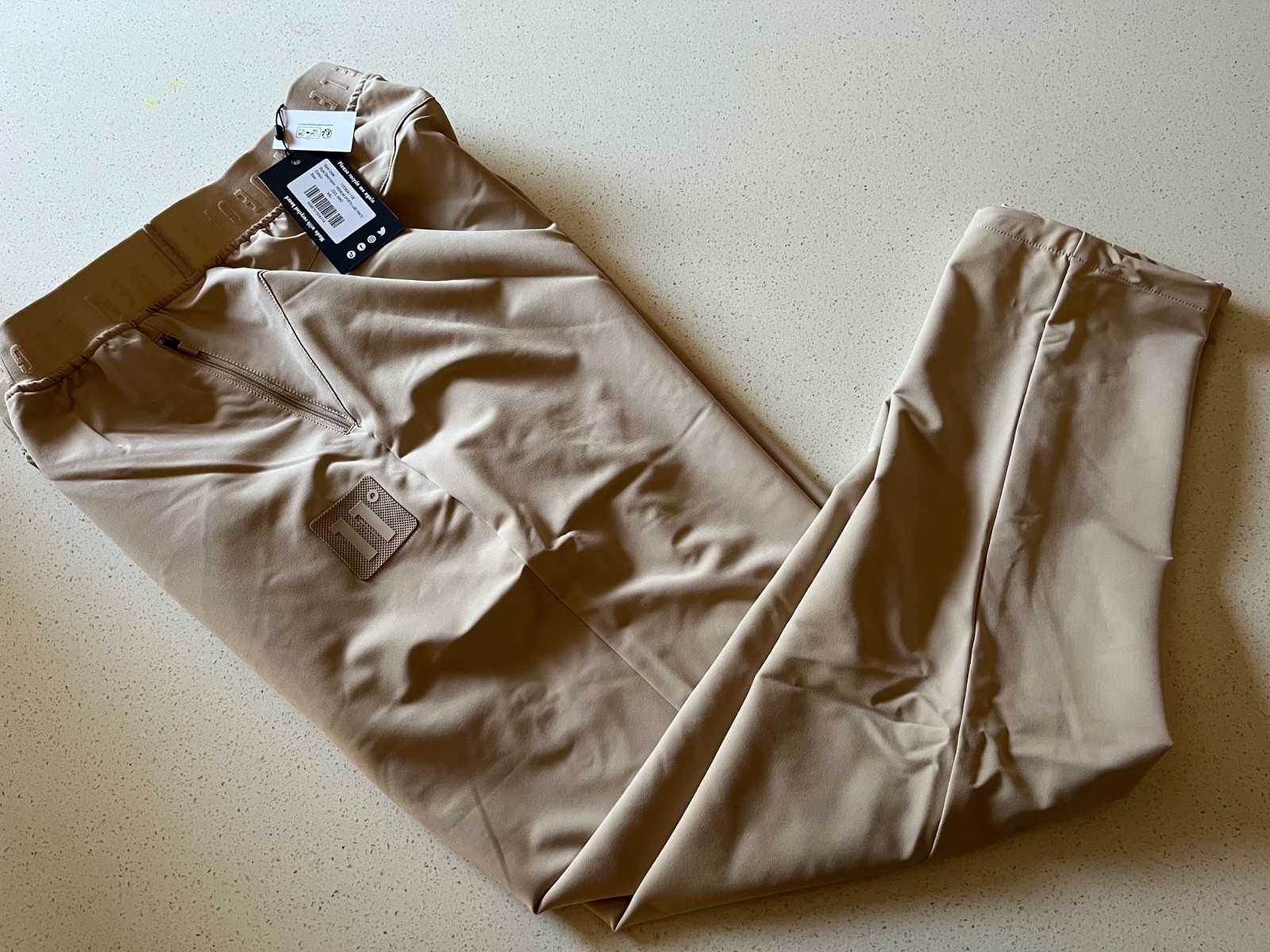 Cargo pants Eleven degrees premium sports luxe pants, BNWT sizes M