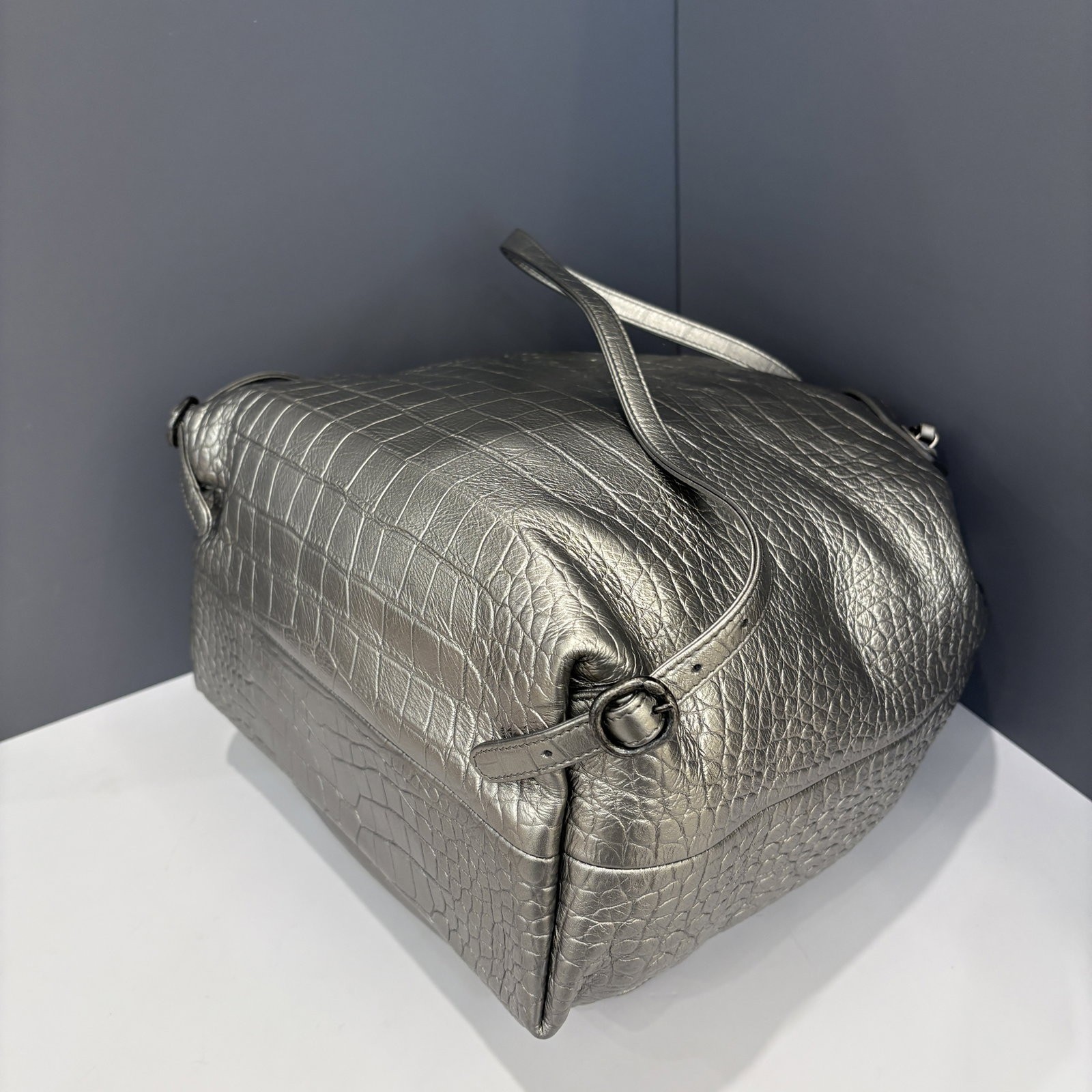 Chanel Backpack Silver Calfskin Crocodile Embossed (hs021026a4)