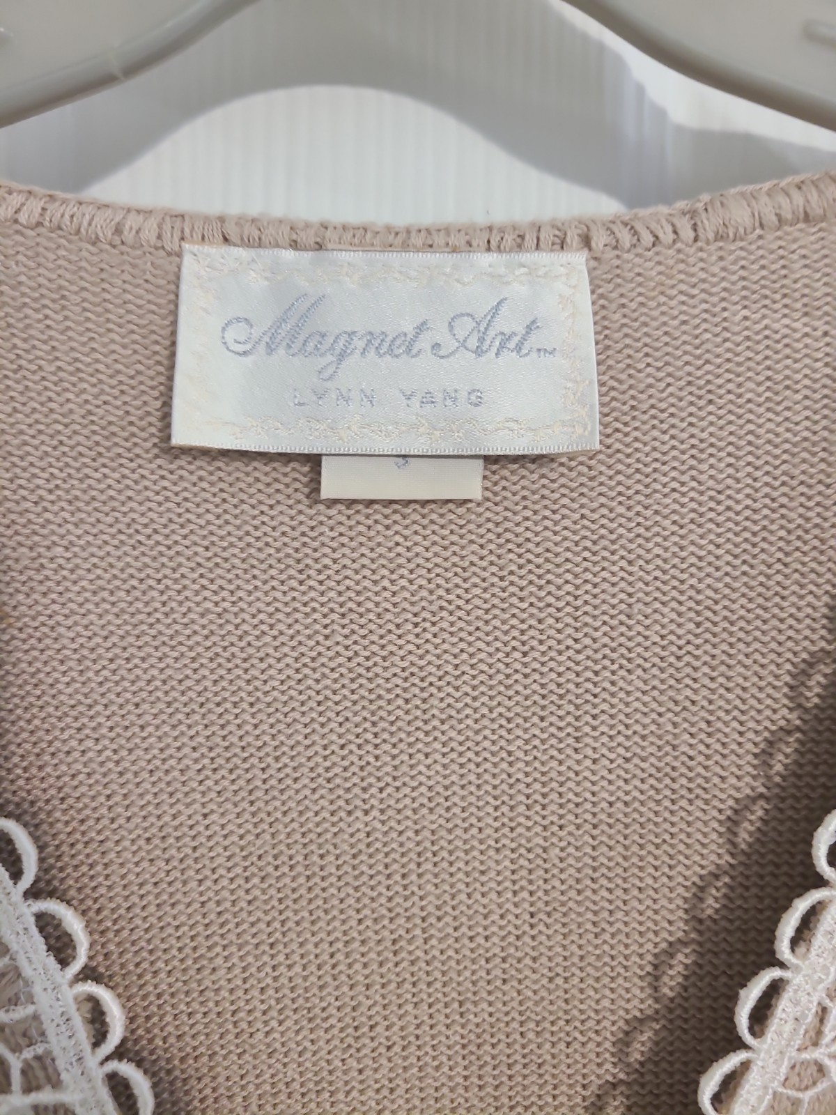 Magnet Art Lynn Yang Vintage Made in USA Cream Embroidered Cardigan Sweat Sz S