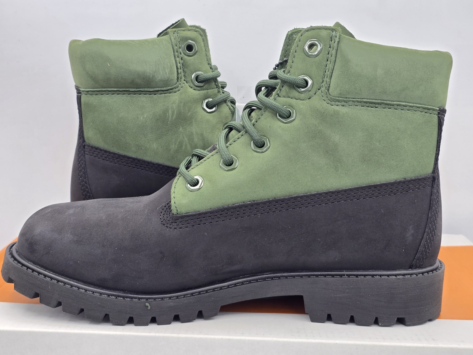 Timberland Boots 6 inch Premium Dark Green Nubuck Kids Youth Junior Sz 6.5 M New