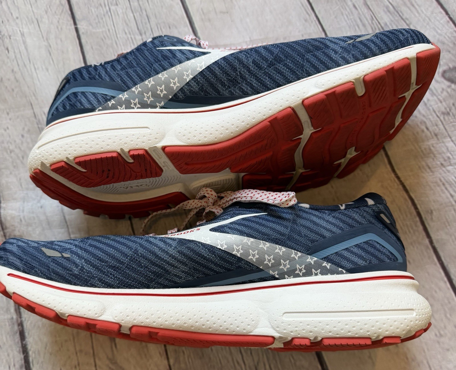 Brooks Ghost 15 USA Independence Women Sz 8 Stars Stripes Red White Blue