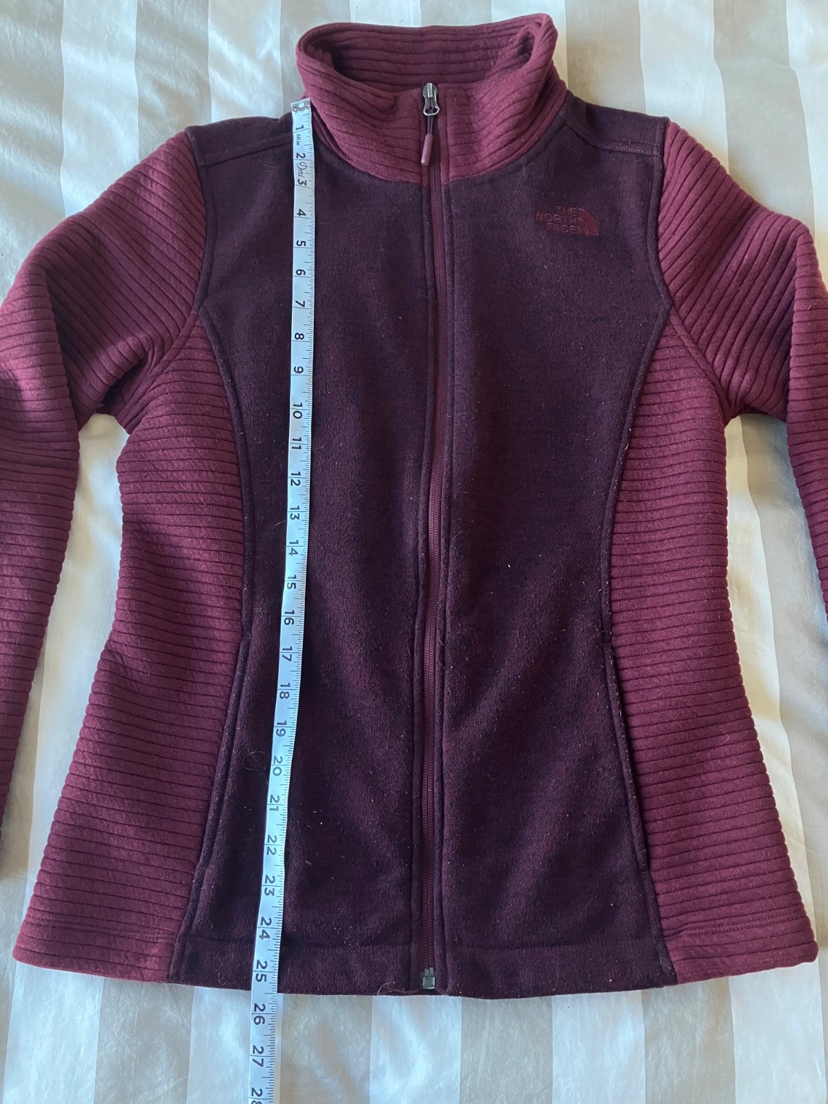 The North Face Burgandy Fleece Jacket ( Women’s ) Size Medium