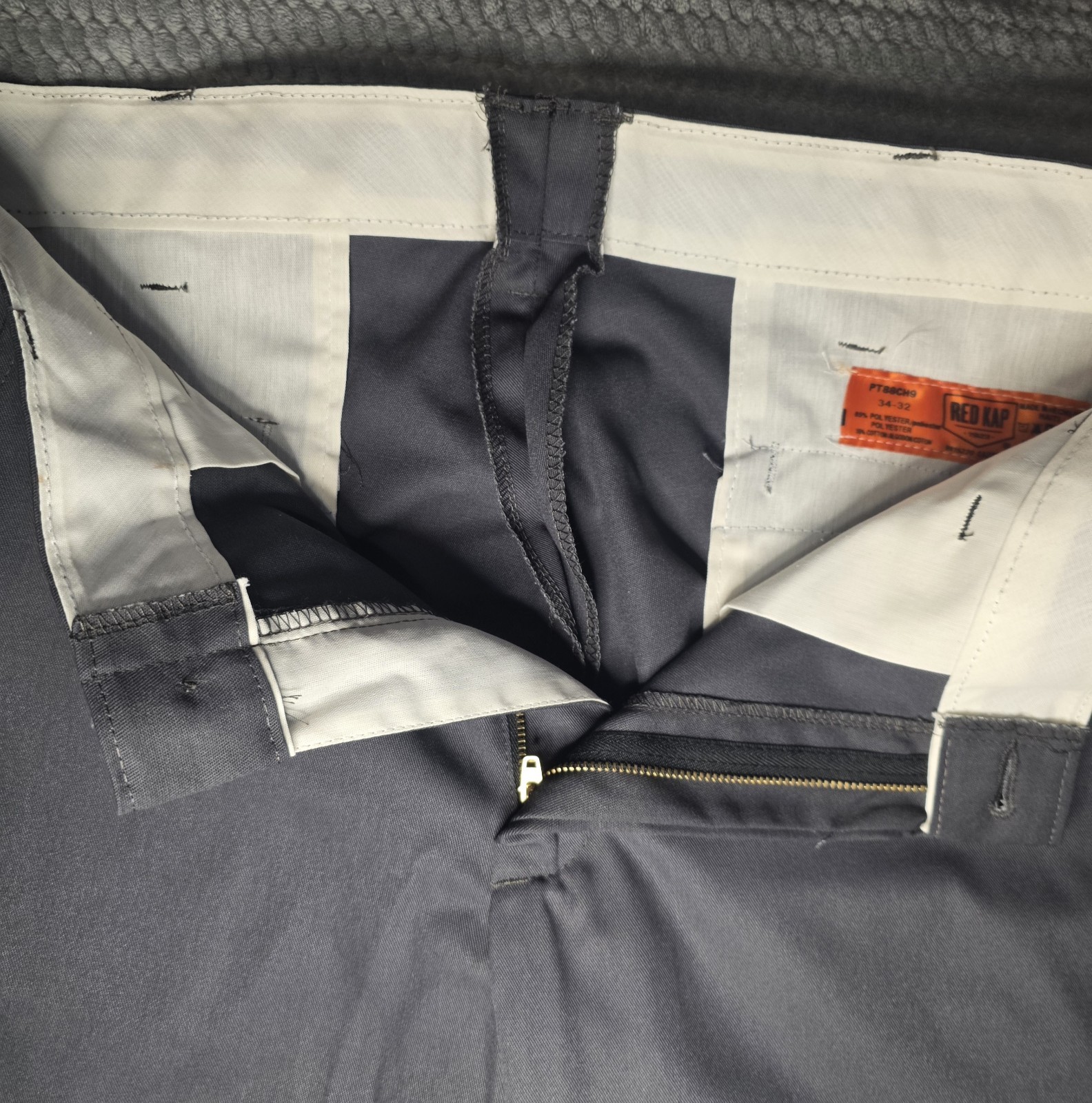 Red Kap PT88CH9 Men’s Gray Work Pants 34×32 Twill Poly/Cotton Construction