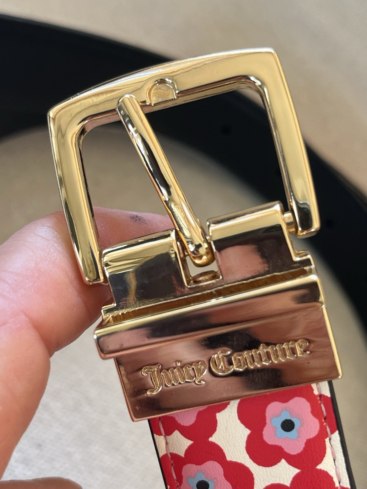 Juicy Couture Red White Pink Blue MOD Flowers Reversible Black 1″ Belt 34-38