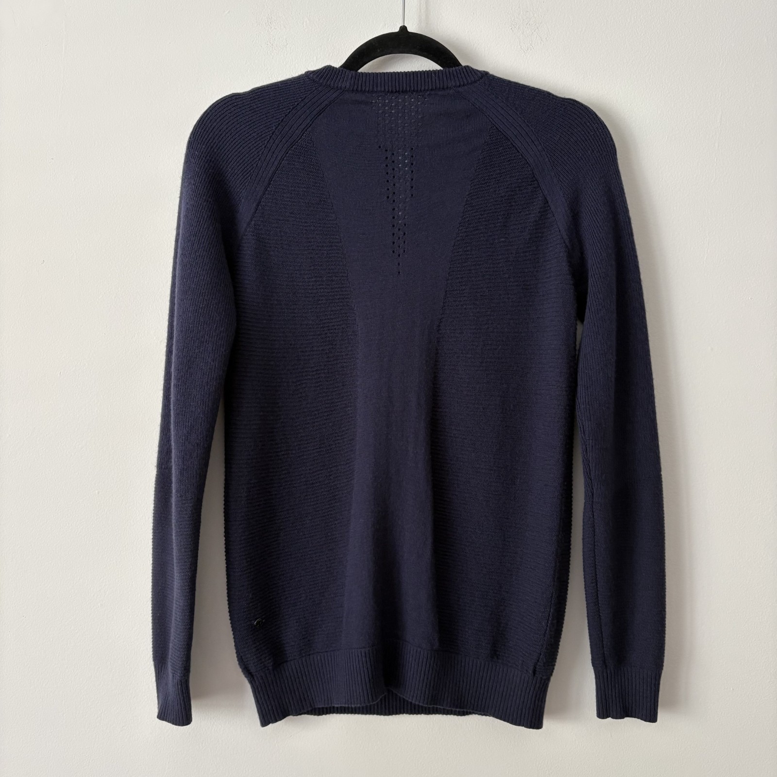 Lululemon 100% Merino Wool Knit Sweater Navy Size 6 Quiet Luxury Basic Layer